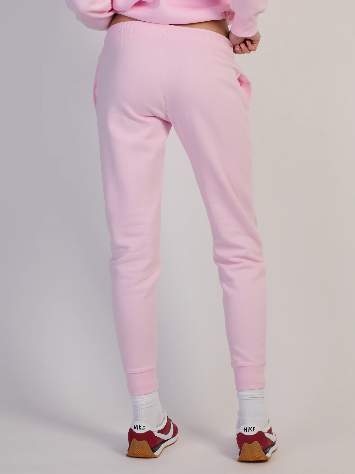 NIKE SPORTSWEAR CLUB FLEECE MID RISE PANT STD - PINK - Image 5