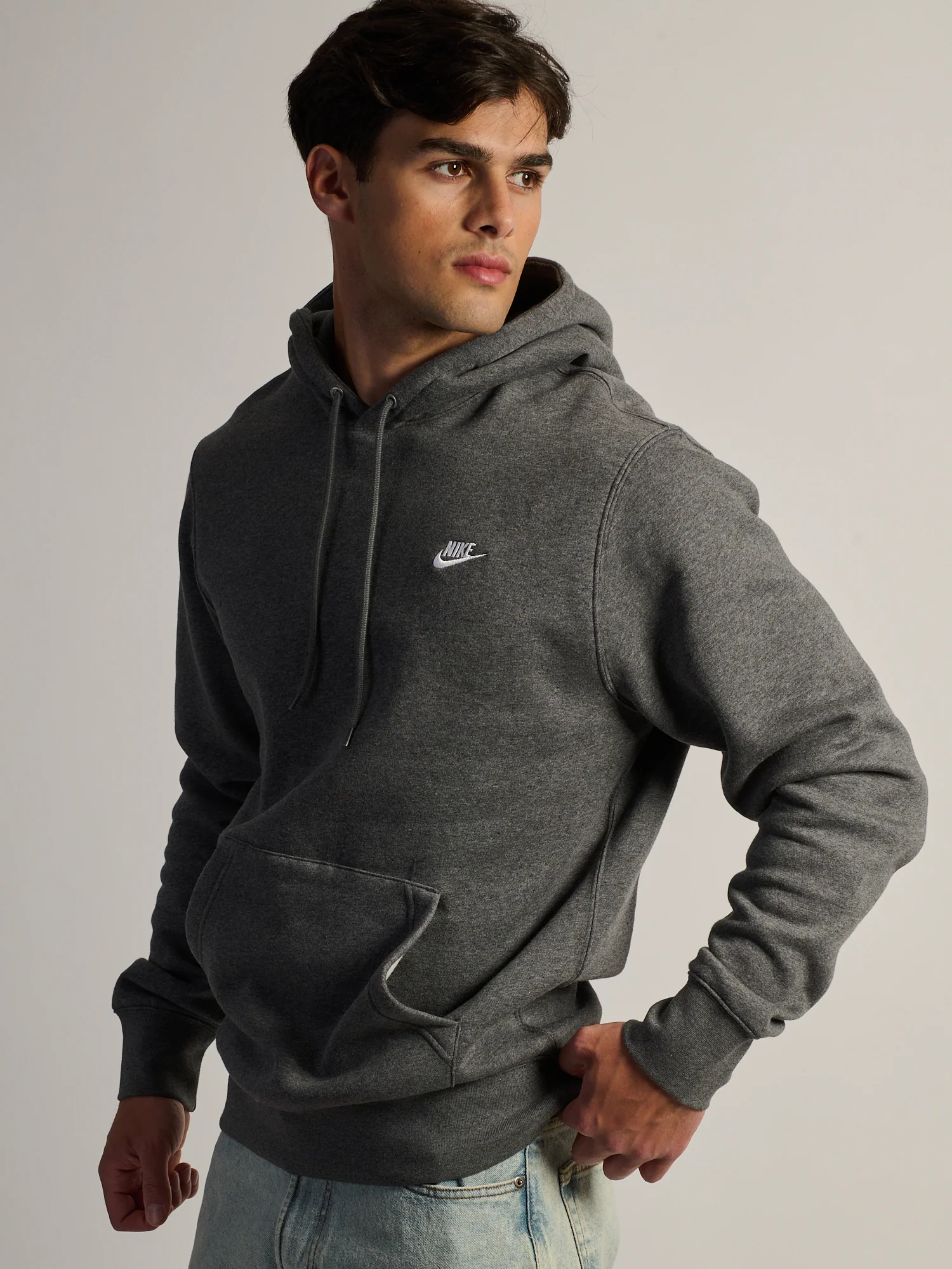 NIKE SPORTSWEAR CLUB PULL OVER HODDIE- CHARCOAL - Image 4