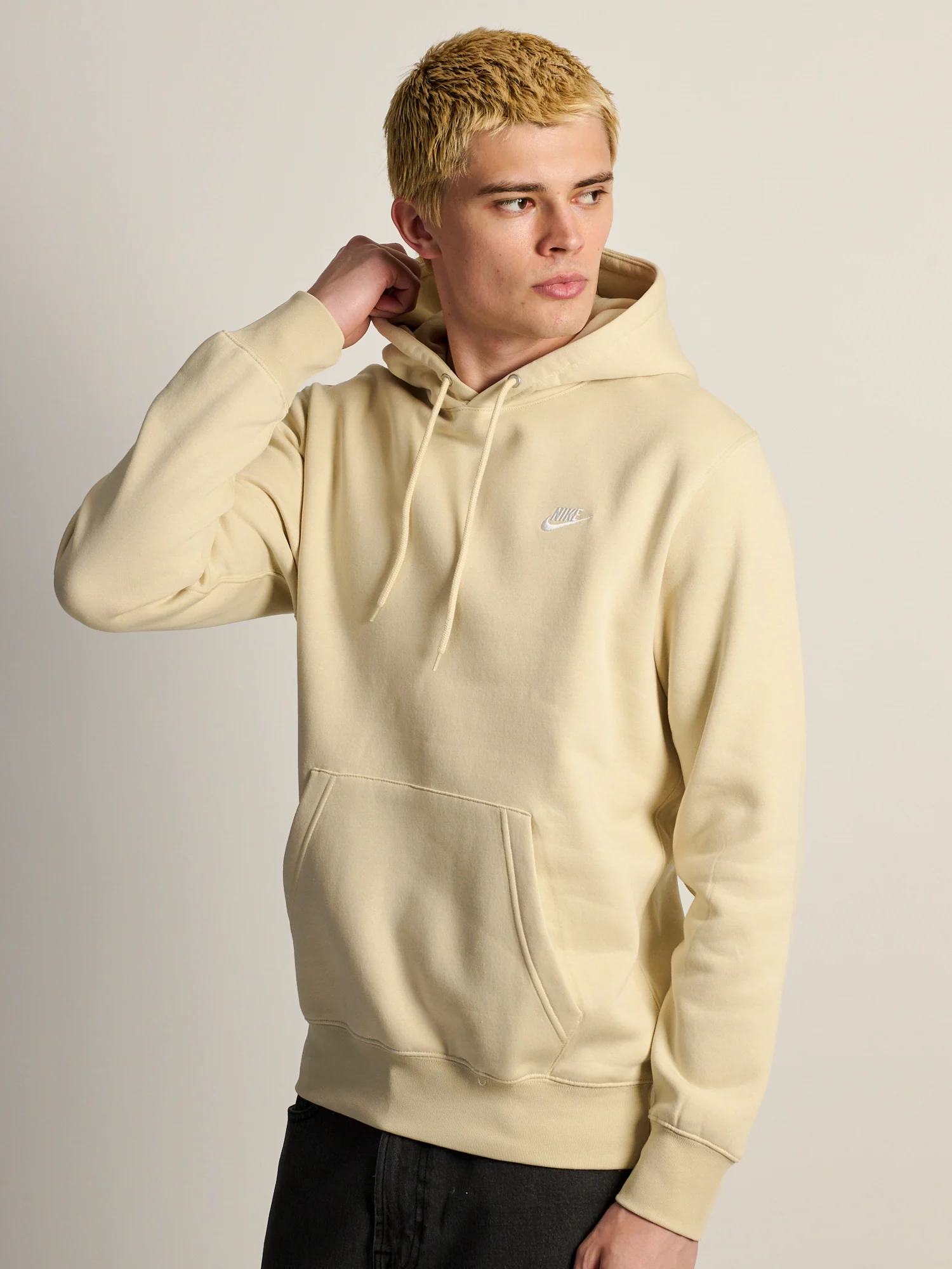 NIKE SPORTSWEAR CLUB PULL OVER HODDIE - LIGHT KHAKI - Image 3