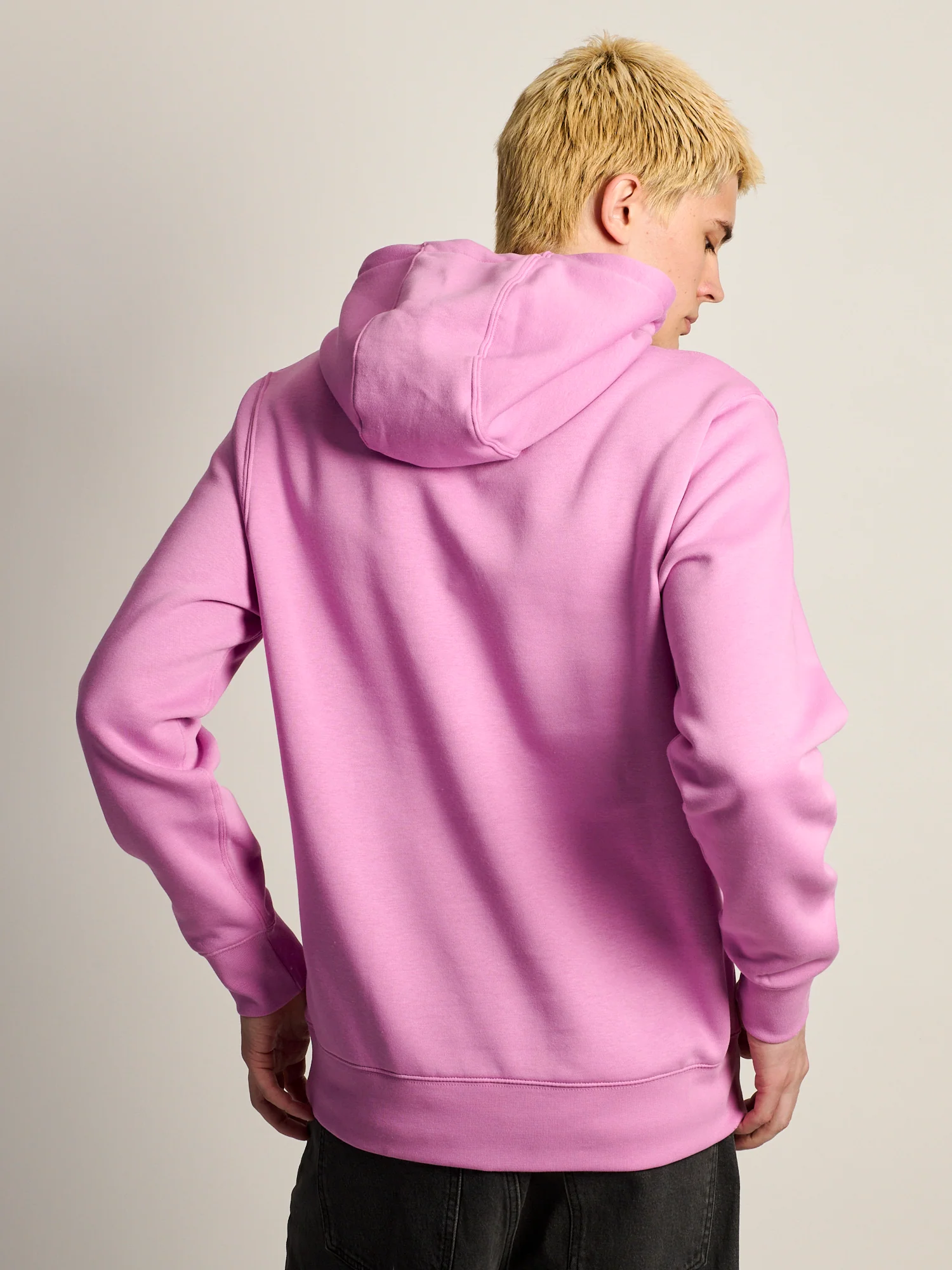 NIKE SPORTSWEAR CLUB PULL OVER HODDIE - MAGENTA - Image 4