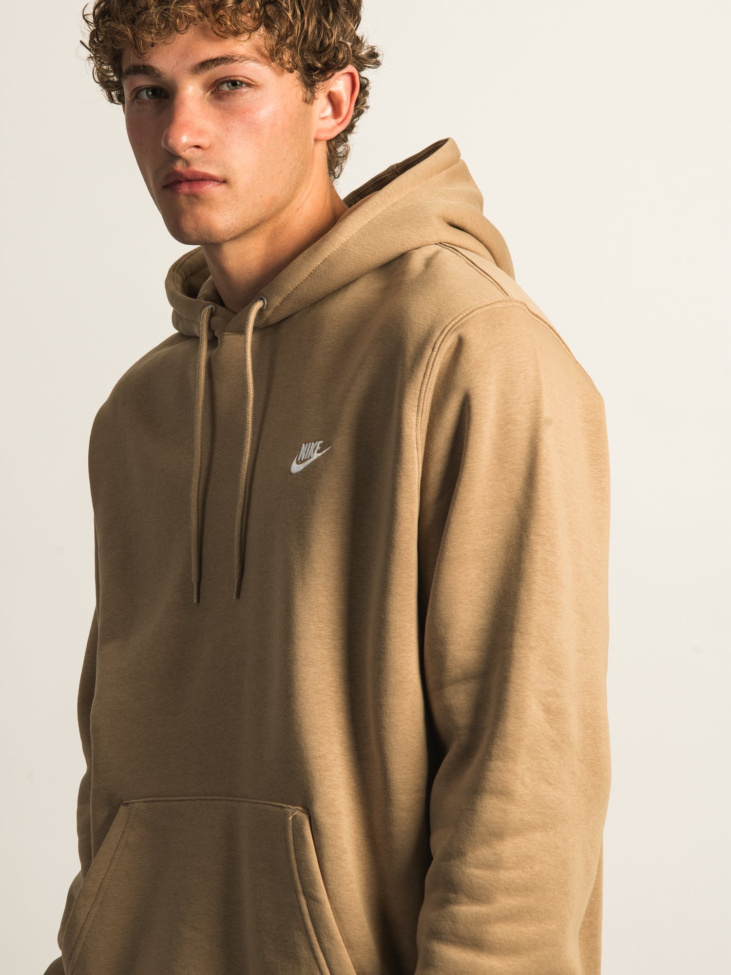 NIKE SPORTSWEAR CLUB PULLOVER HOODIE - BEIGE - Image 3