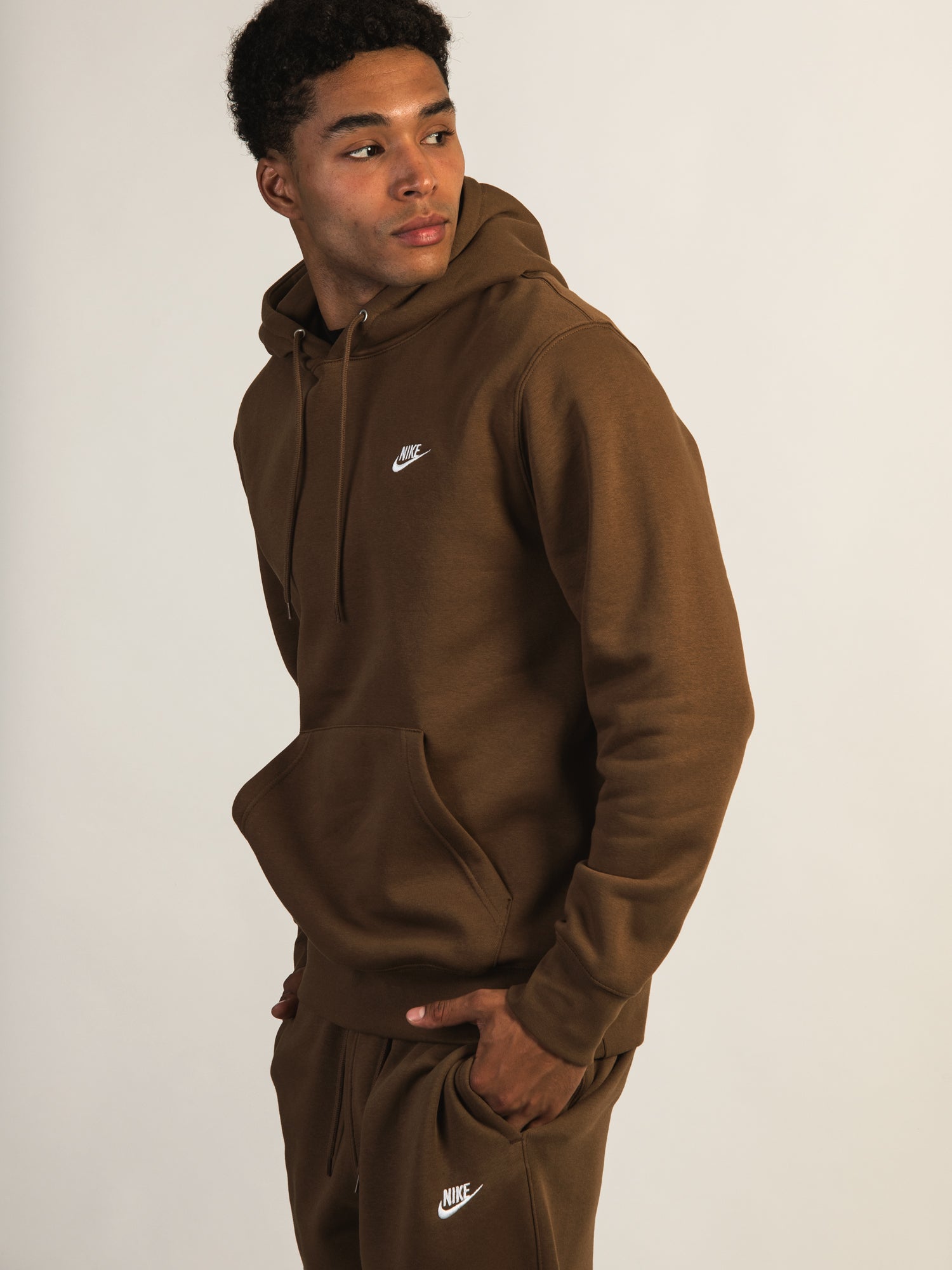 NIKE SPORTSWEAR CLUB PULLOVER HOODIE - BROWN - Image 5