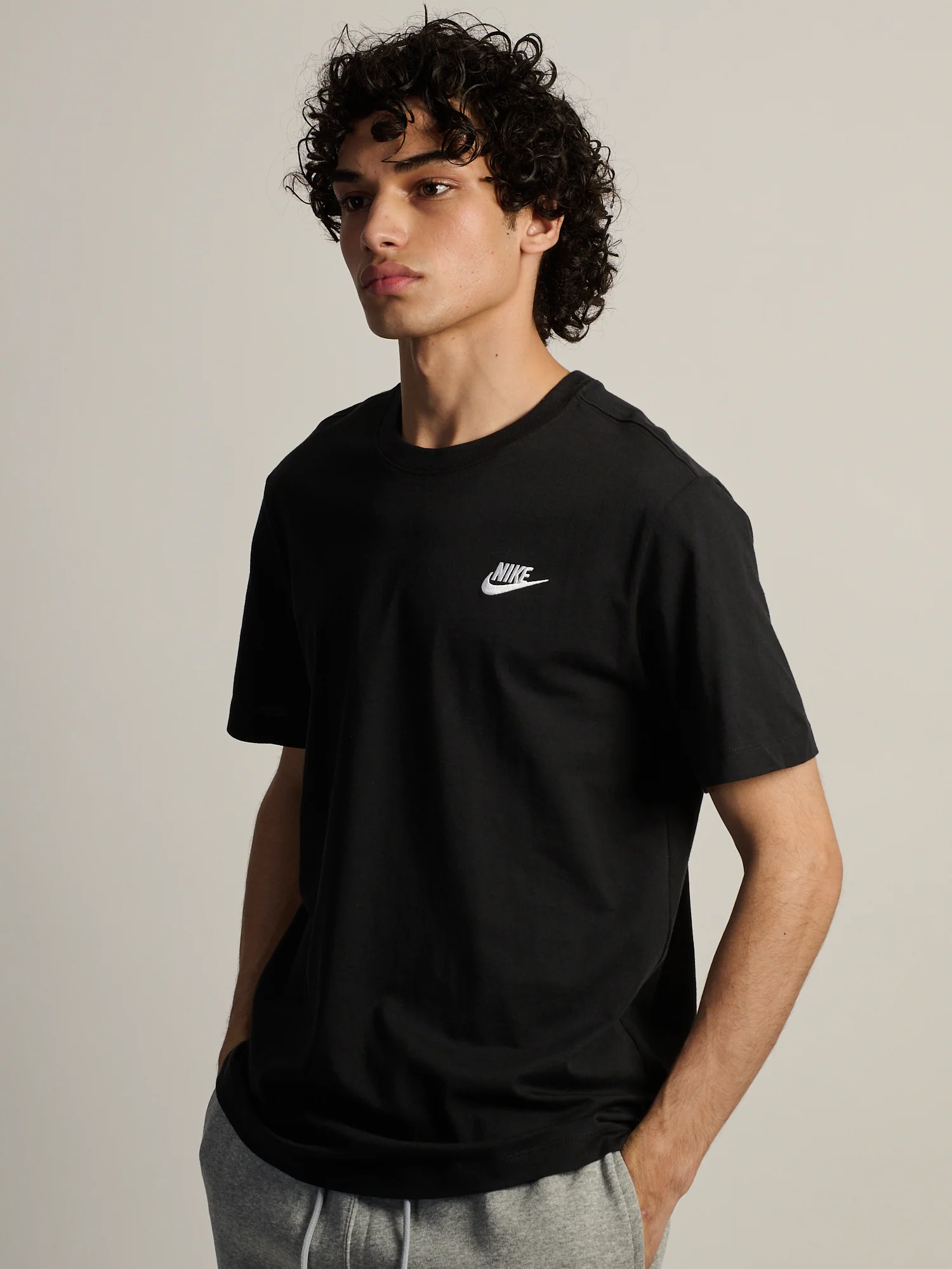 NIKE SPORTSWEAR CLUB T-SHIRT - Image 4