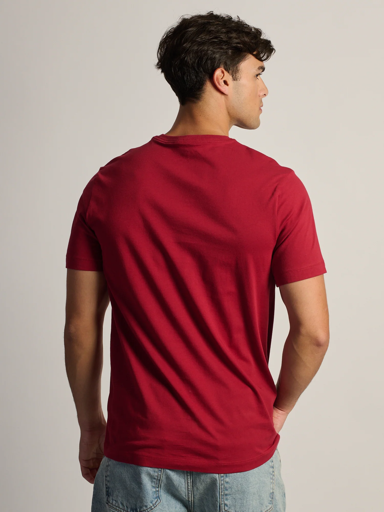 NIKE SPORTSWEAR CLUB T-SHIRT - CRIMSON - Image 5