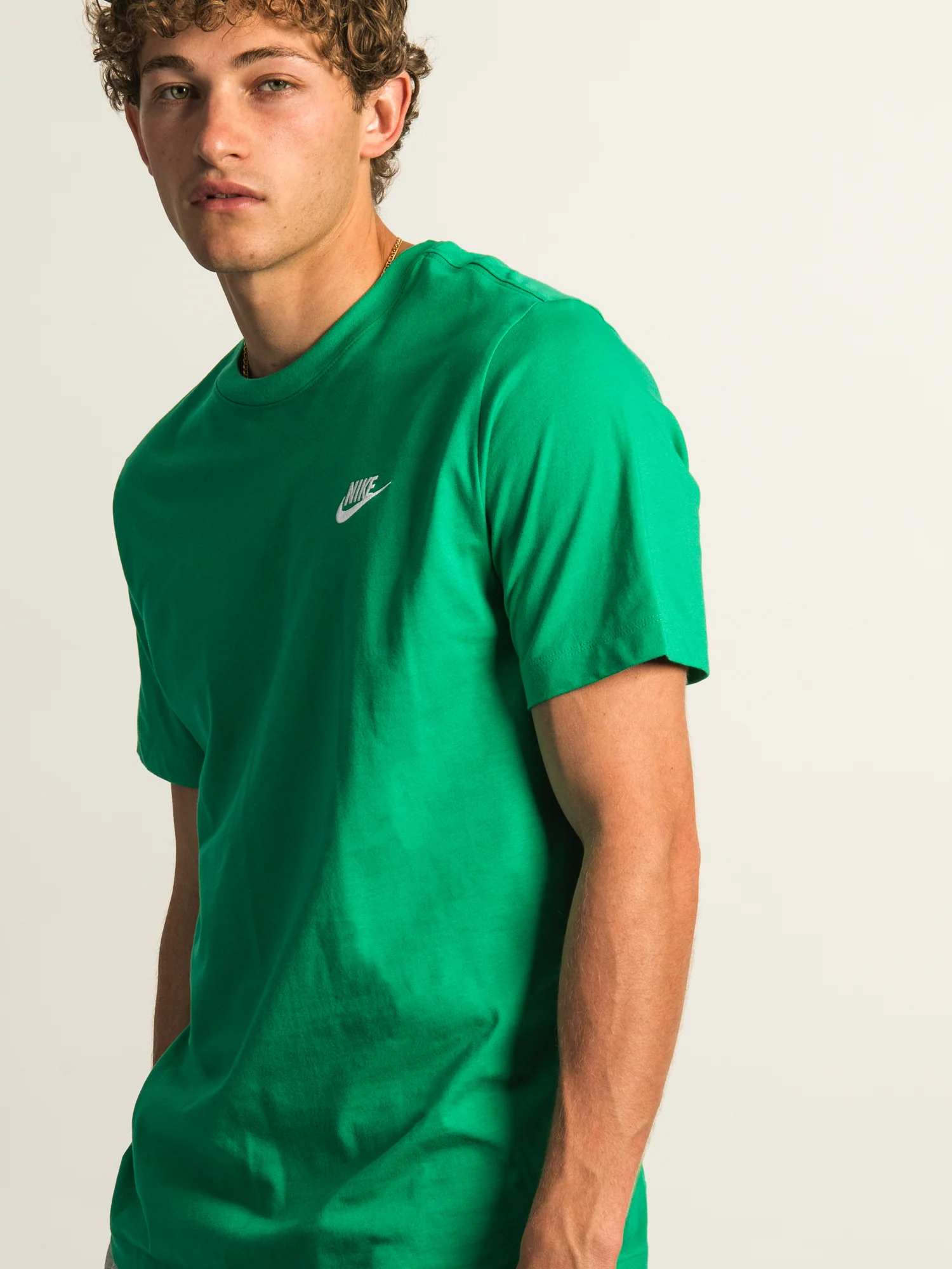 NIKE SPORTSWEAR CLUB T-SHIRT - GREEN - Image 5
