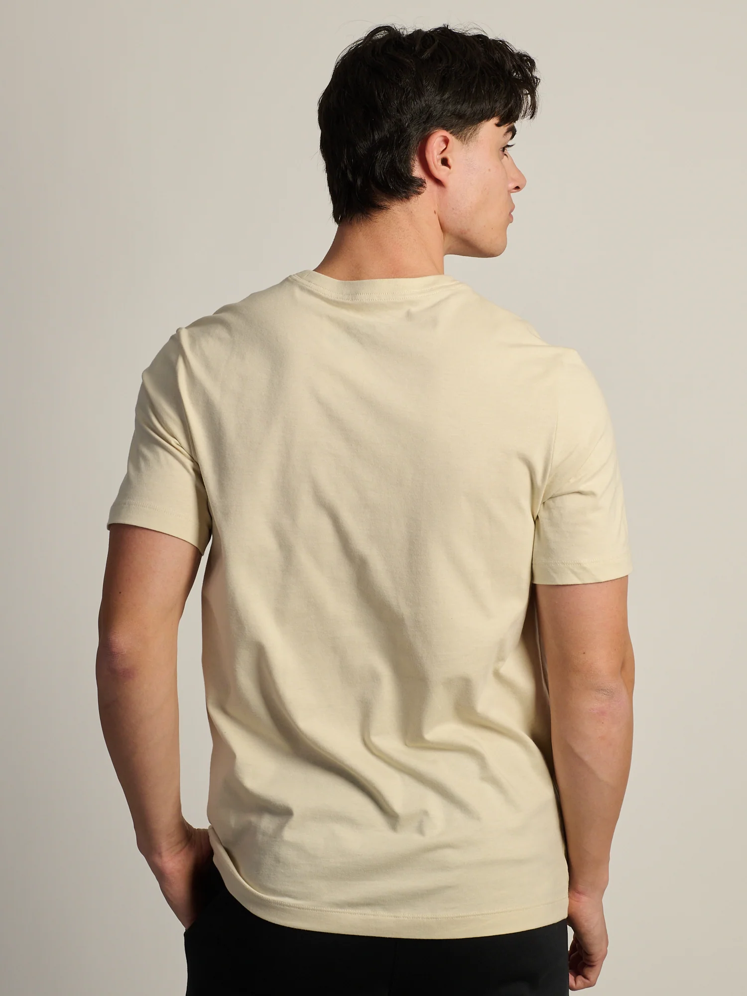 NIKE SPORTSWEAR CLUB T-SHIRT - LIGHT KHAKI - Image 4