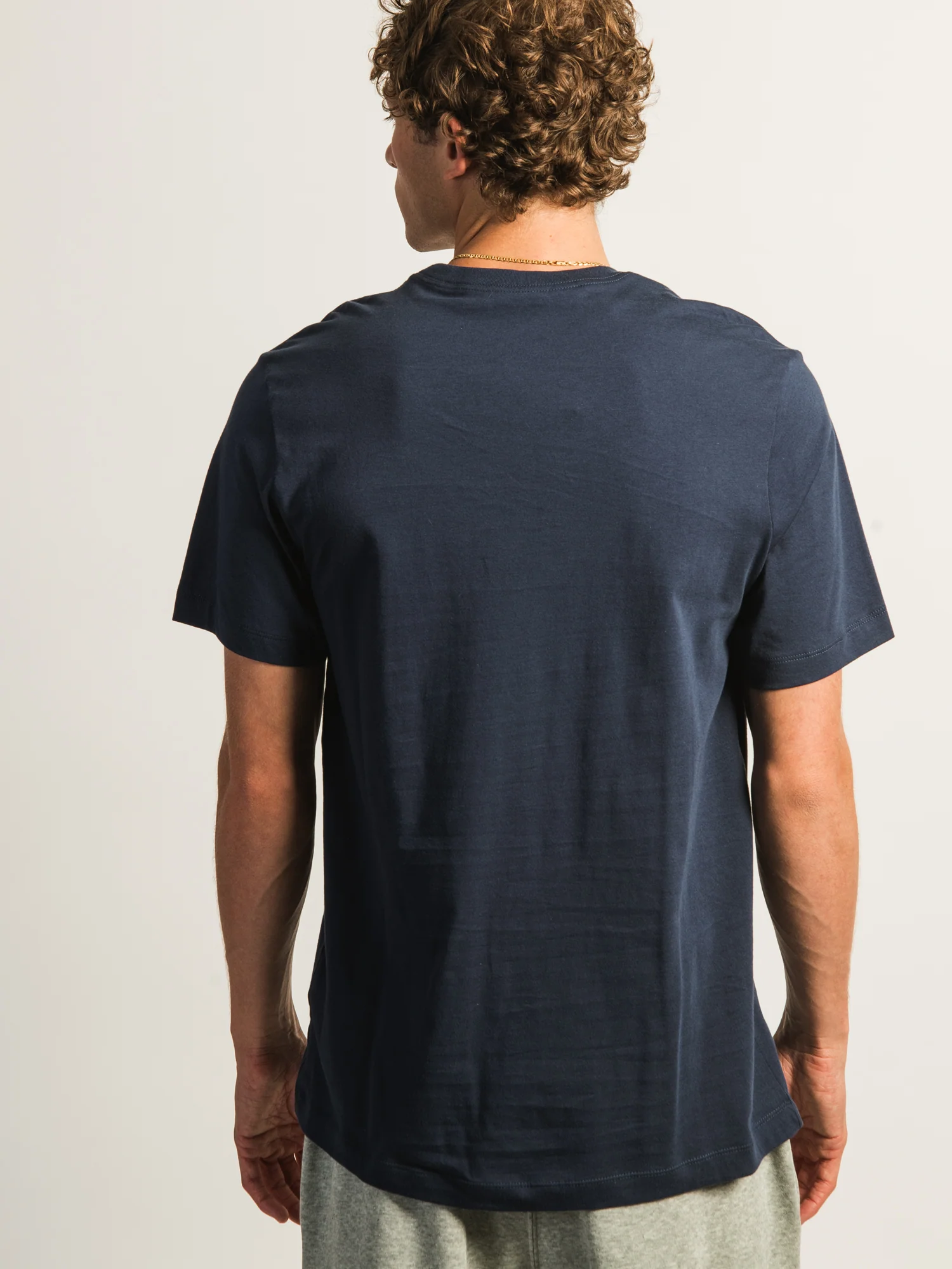 NIKE SPORTSWEAR CLUB T-SHIRT - MIDNIGHT - Image 4