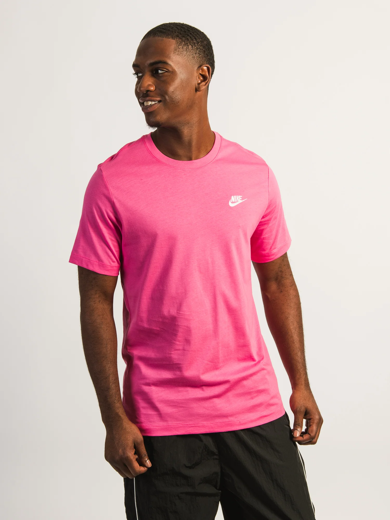 NIKE SPORTSWEAR CLUB T-SHIRT - PINK