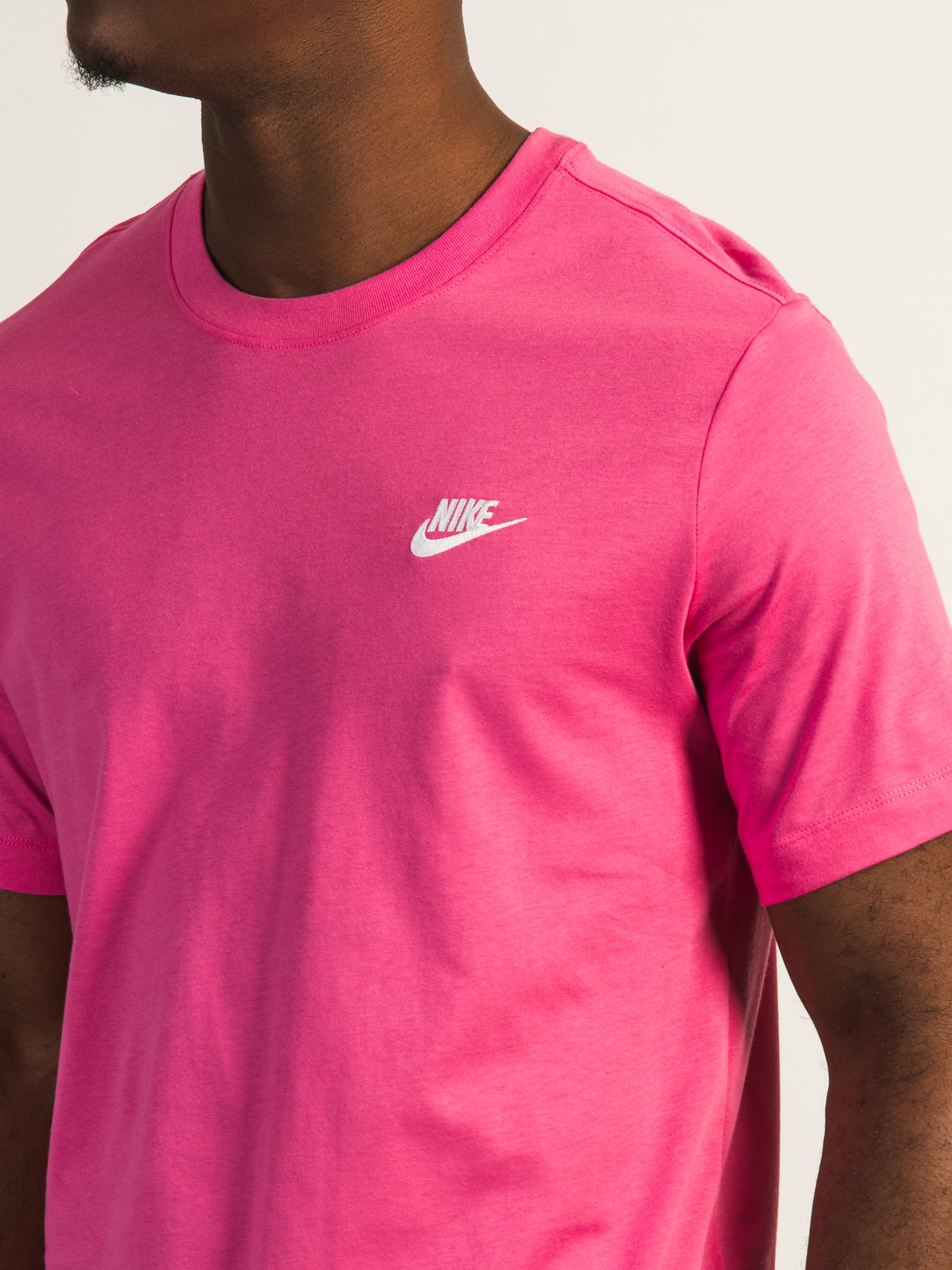 NIKE SPORTSWEAR CLUB T-SHIRT - PINK - Image 3