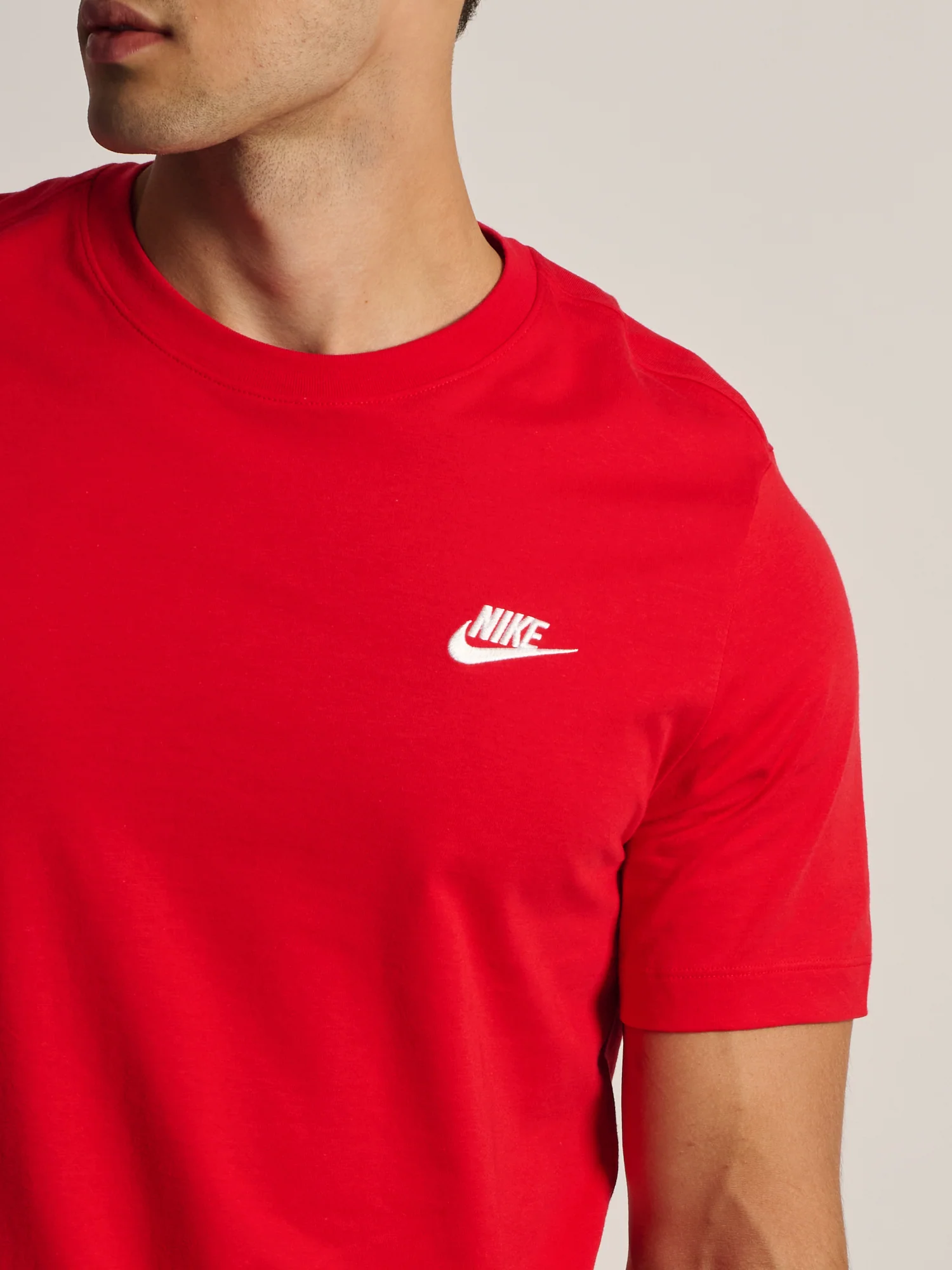 NIKE SPORTSWEAR CLUB T-SHIRT - RED - Image 3