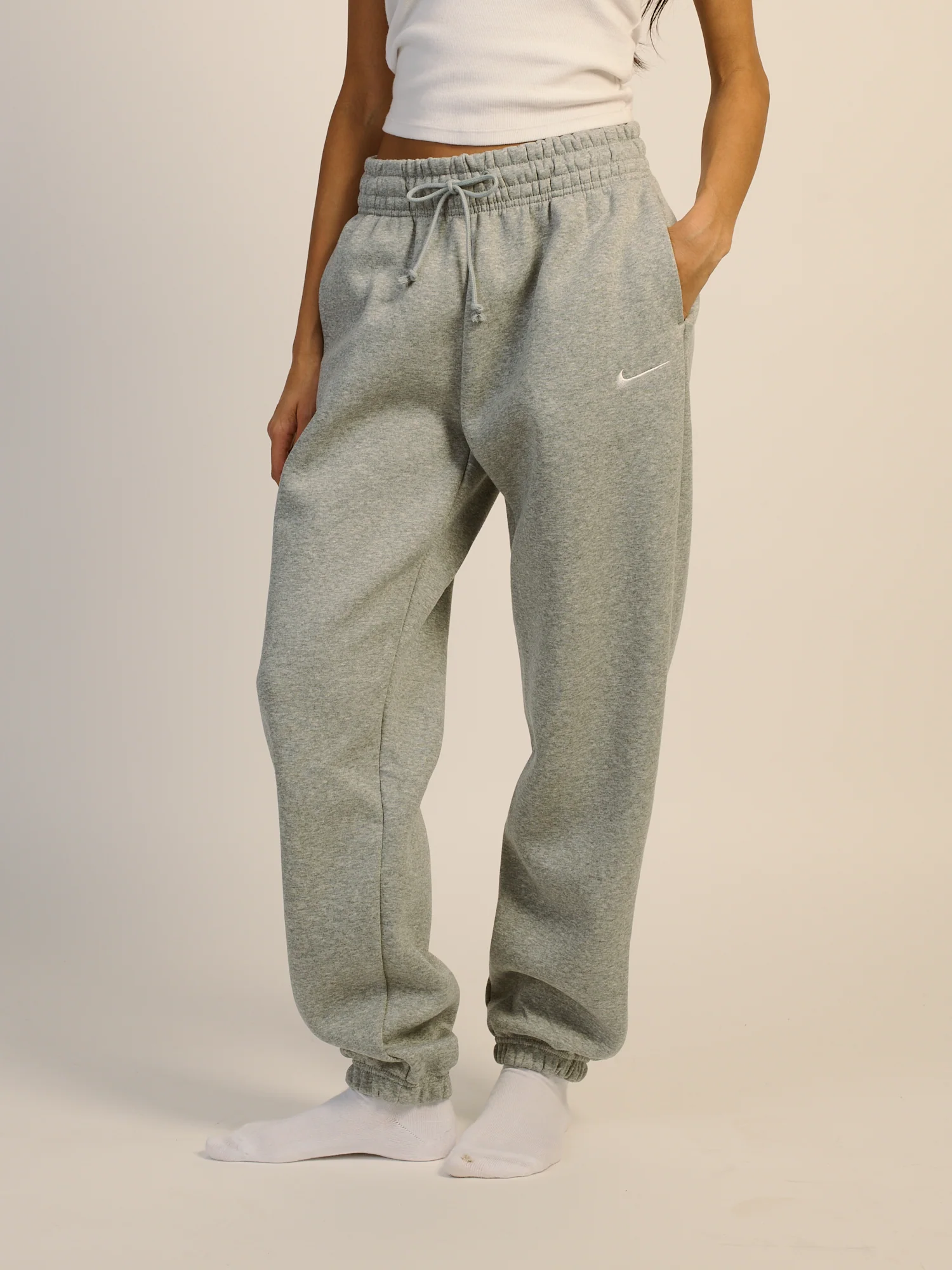 NIKE SPORTSWEAR PHOENIX FLEECE OVERSIZED PANT - HEATHER GREY - Image 2