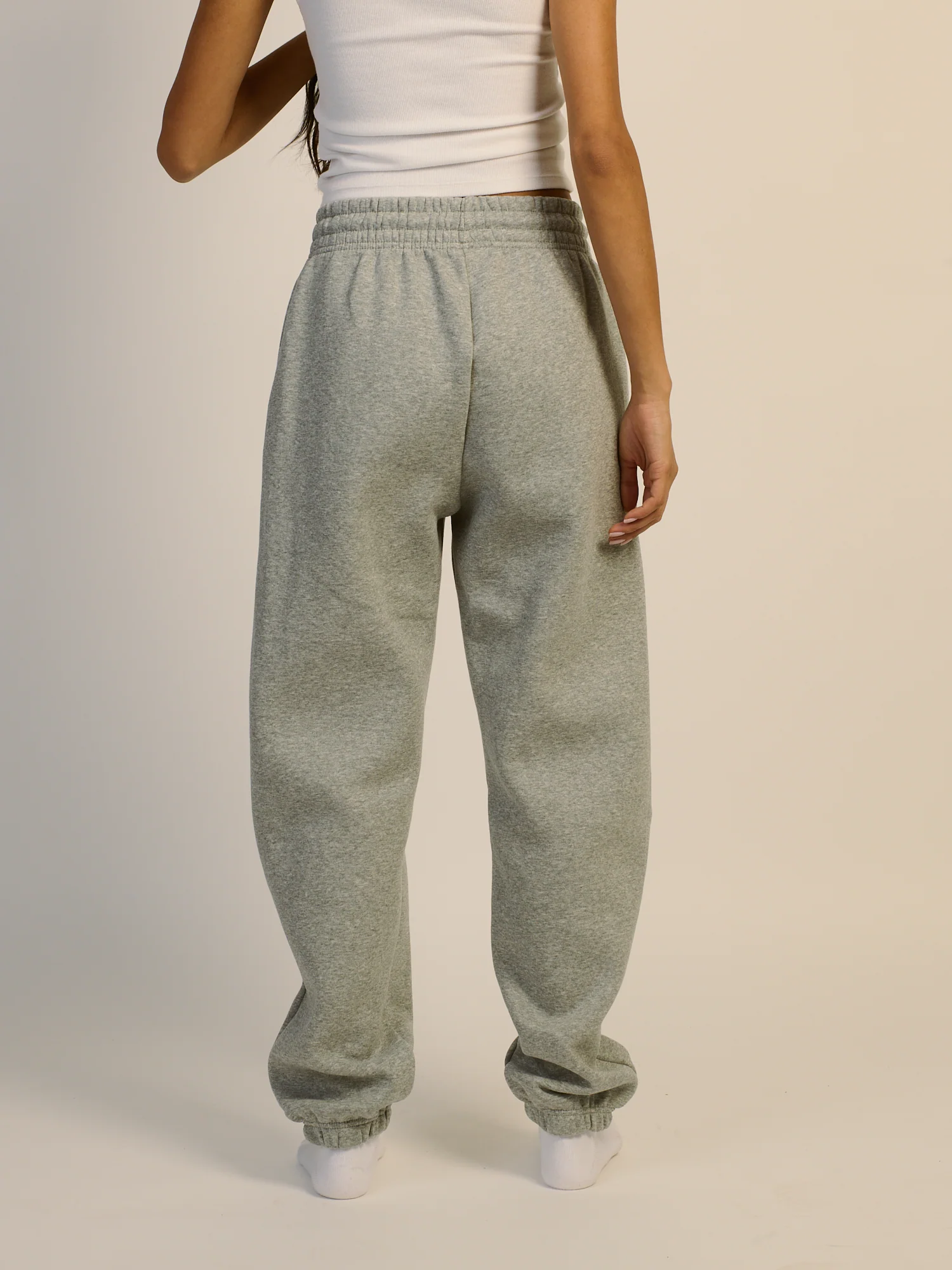 NIKE SPORTSWEAR PHOENIX FLEECE OVERSIZED PANT - HEATHER GREY - Image 4