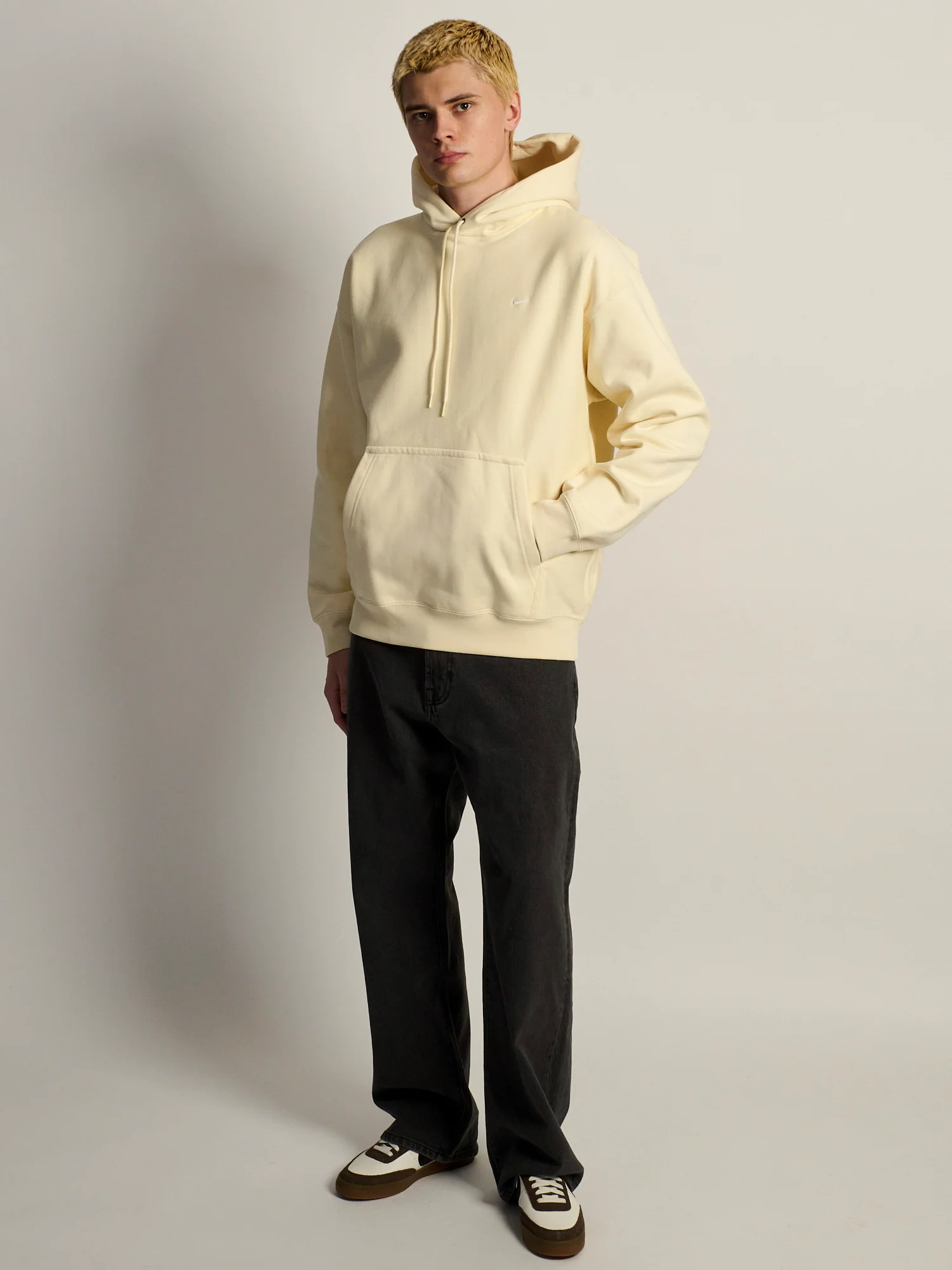 NIKE SWOOSH RELAXED HODDIE - COCONUT - Image 2