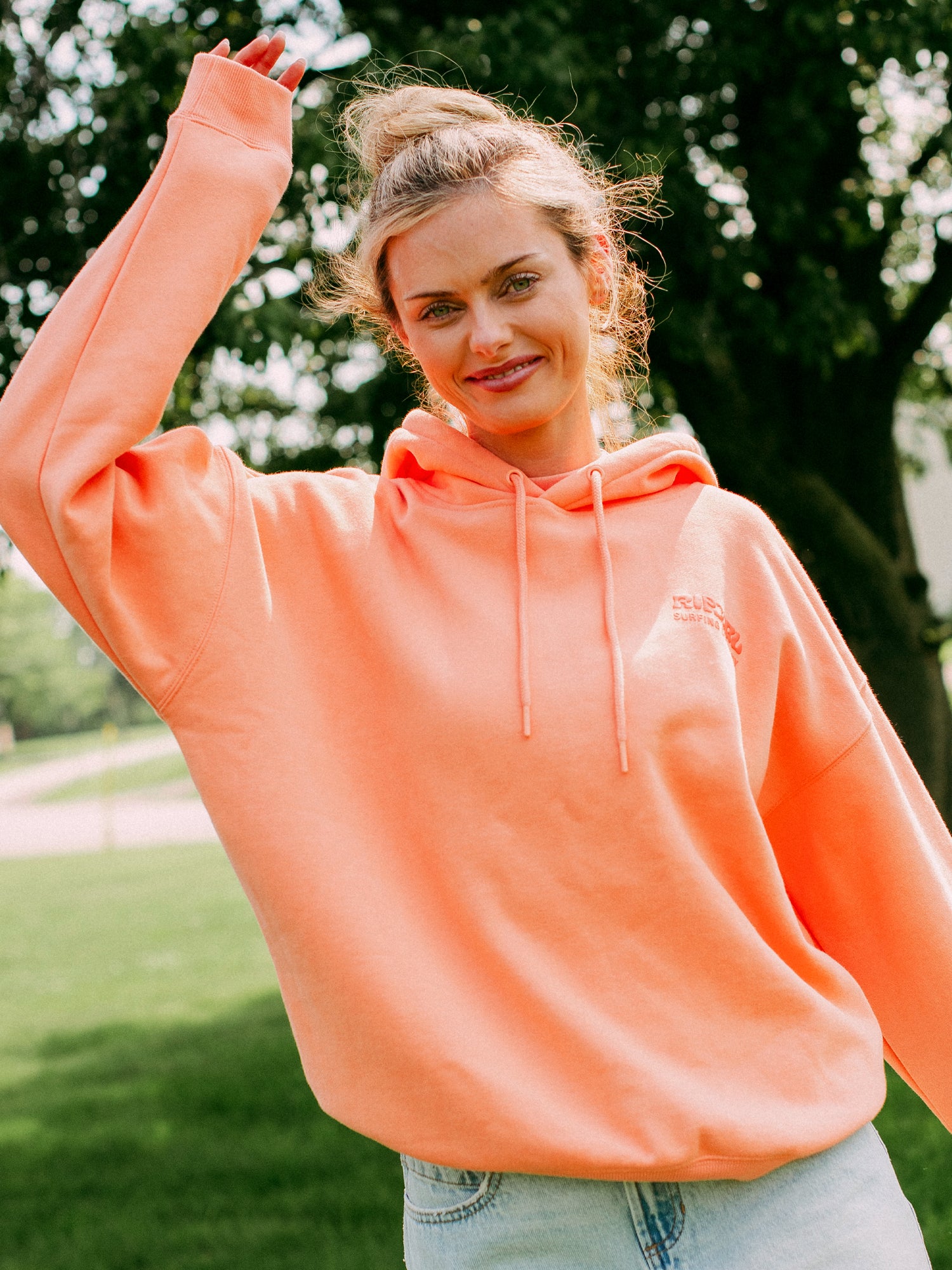 RIP CURL SURF PUFF HERITAGE HOODIE - PAPAYA - Image 2