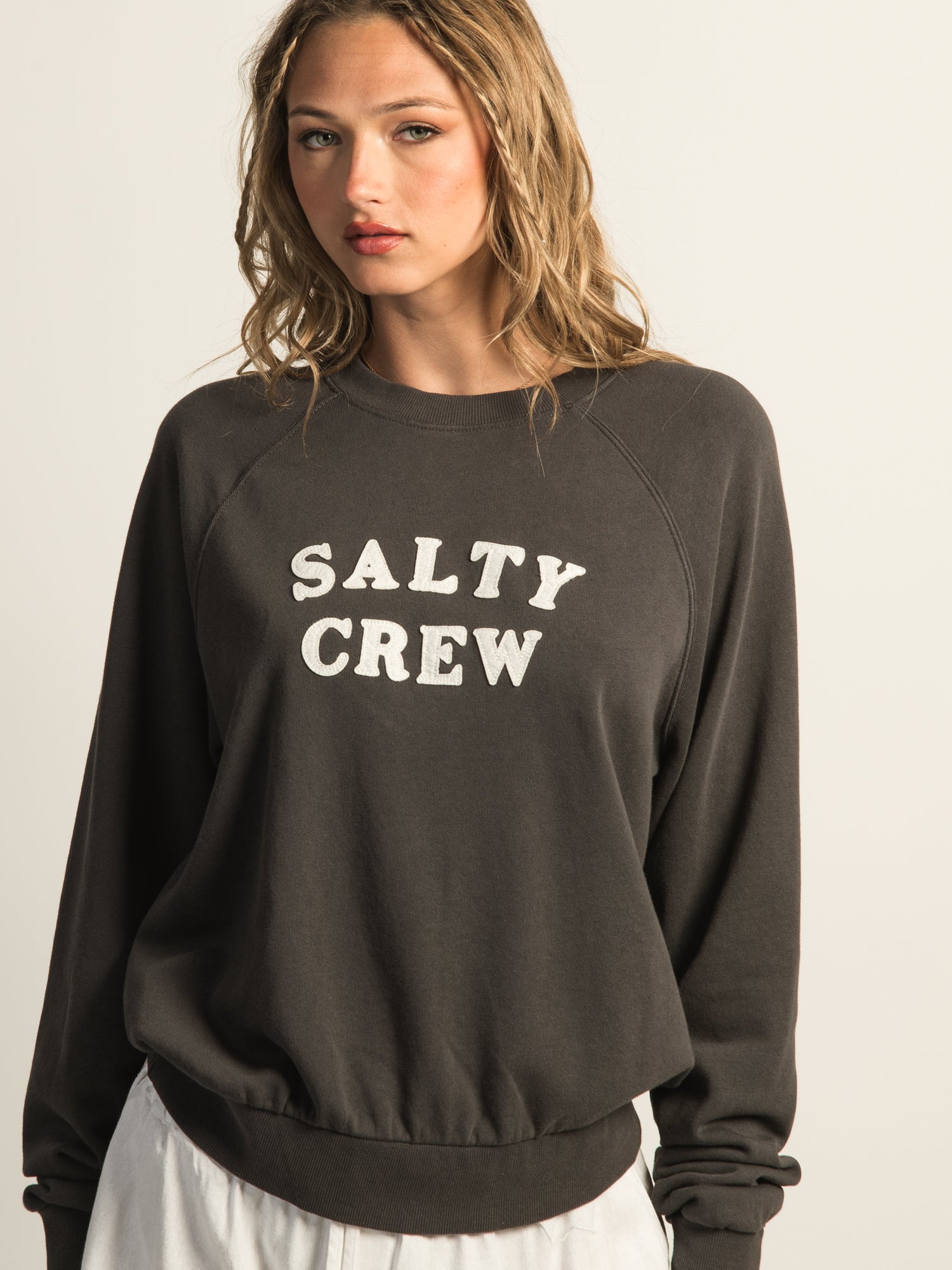 SALTY CREW FIRST MATE APPLIQUE CREWNECK - Image 4