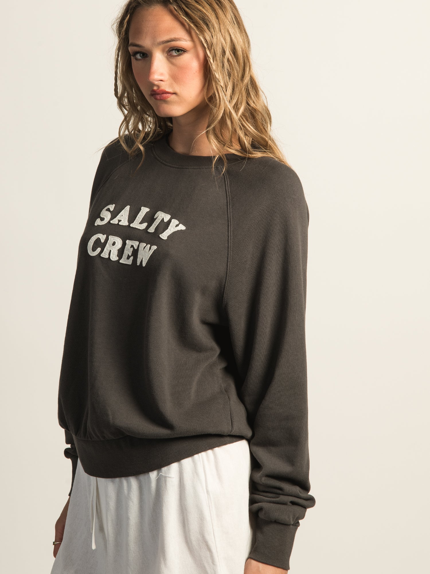 SALTY CREW FIRST MATE APPLIQUE CREWNECK - Image 5