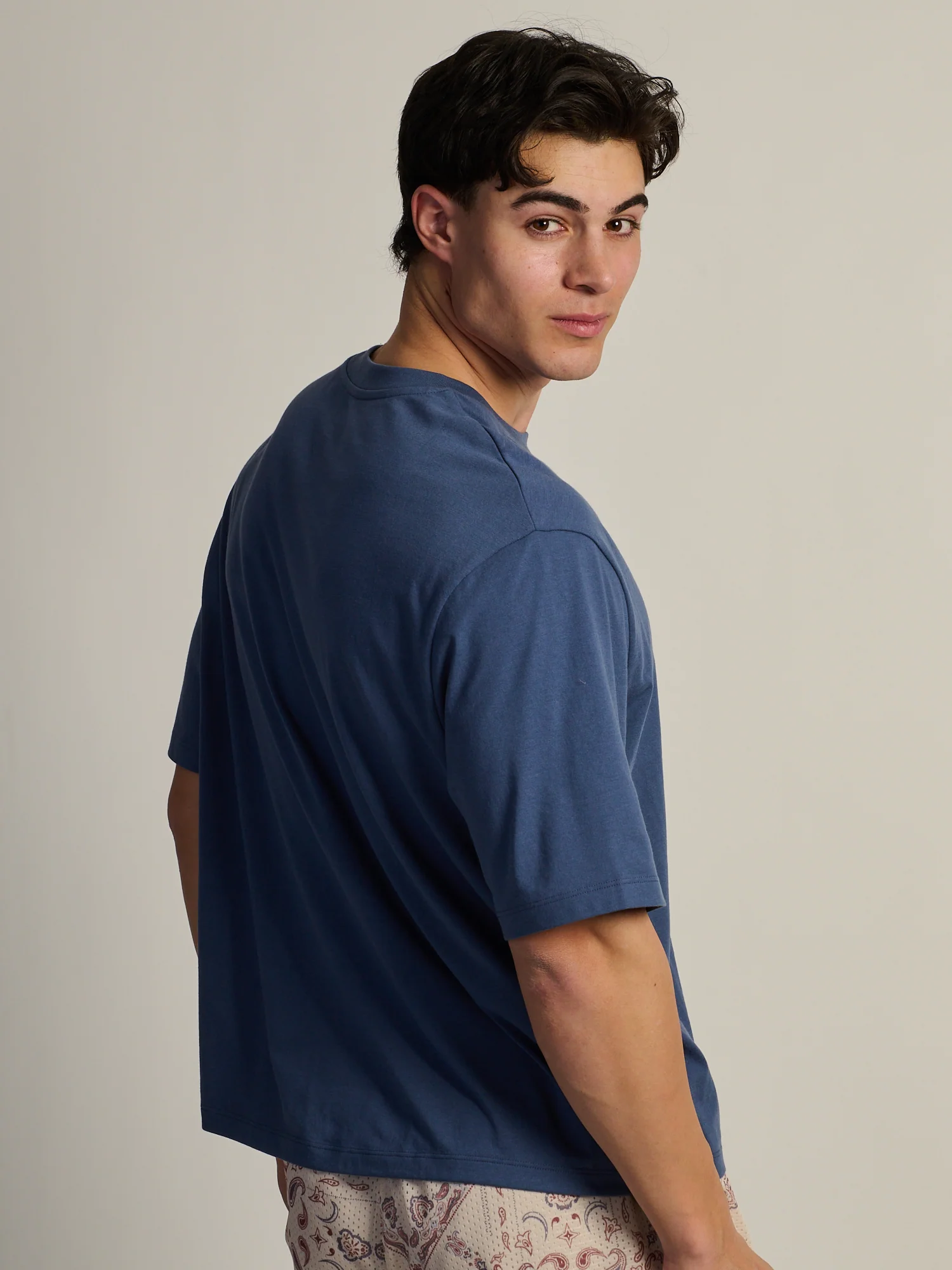 SHORT CUT TEE - VINTAGE BLUE - Image 3