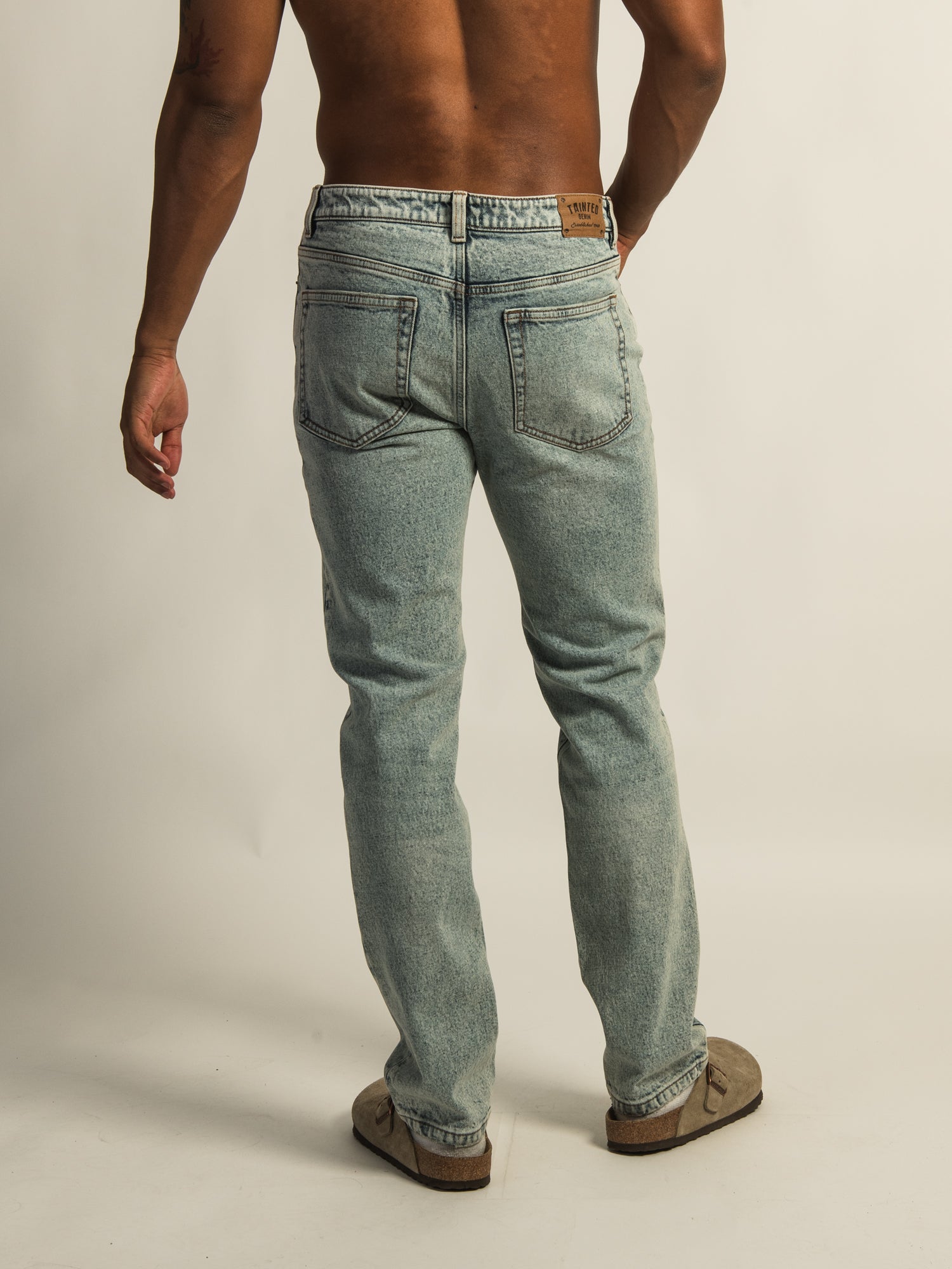 TAINTED 90'S STRAIGHT LEG DENIM - LIGHT WASH - Image 4