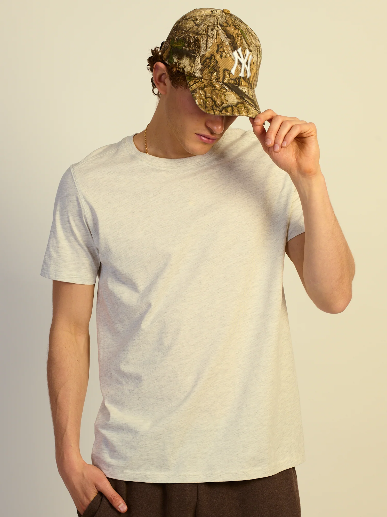 VICTOR CREWNECK - OATMEAL