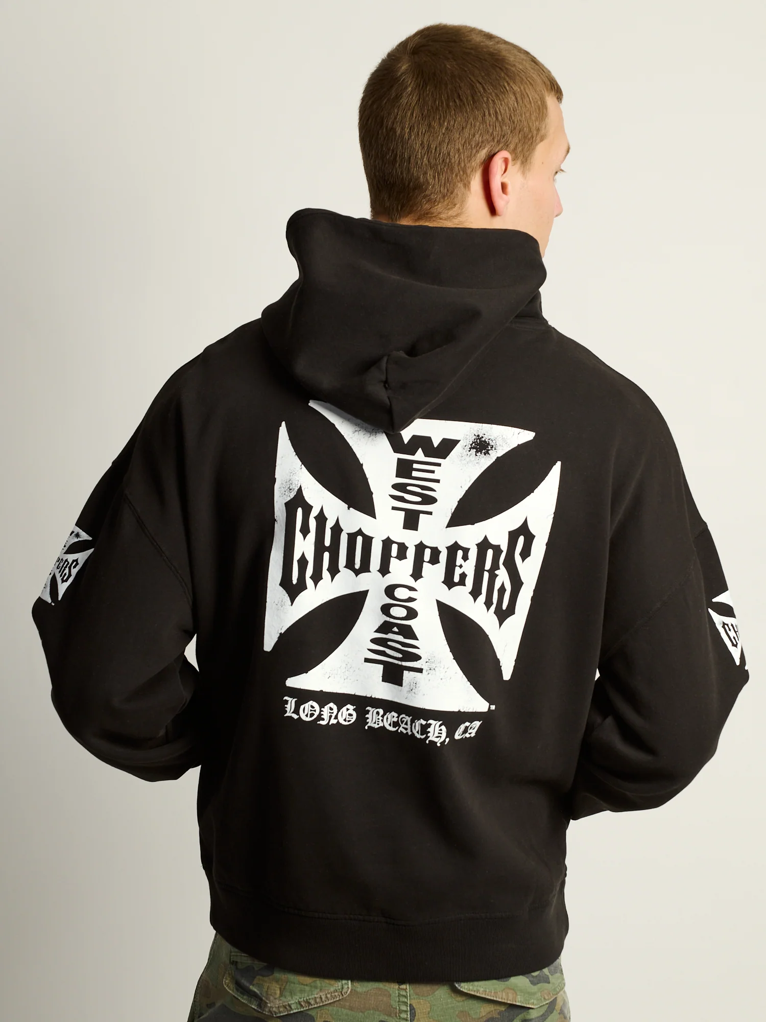 WEST COAST CROSS RELAXED PULL OVER HOODIE - Image 3