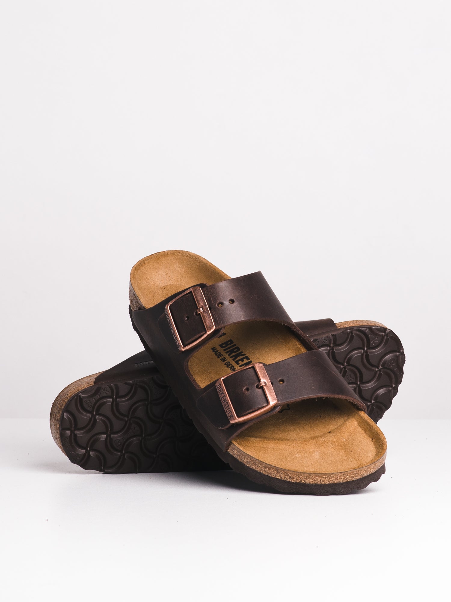 WOMENS BIRKENSTOCK ARIZONA HAVANA OILED LEATHER SANDALS - HABANA - Image 2