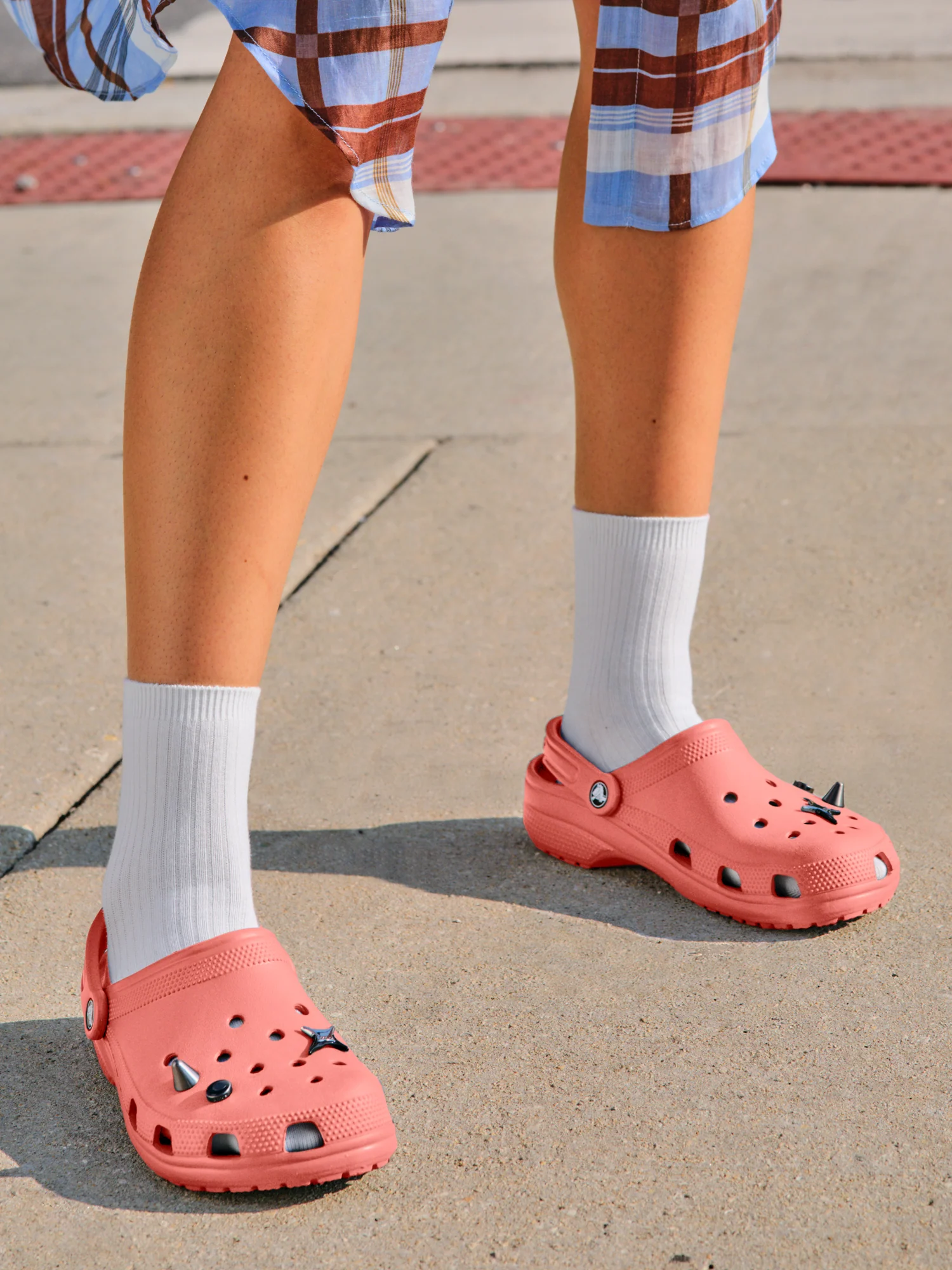 WOMENS CROCS CLASSIC CLOG - GUAVA - Image 8