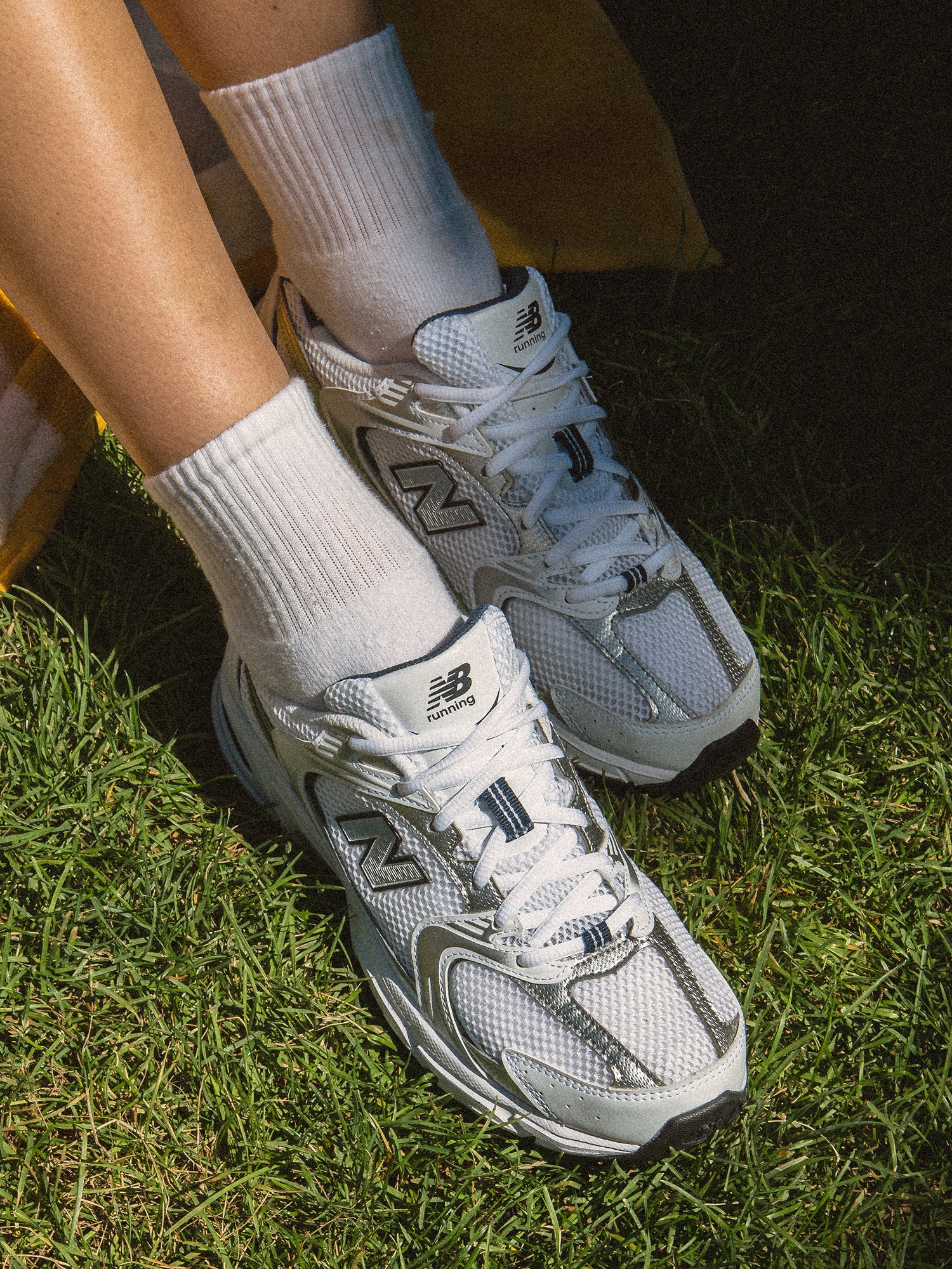 WOMENS NEW BALANCE 530 SNEAKER - WHITE/INDIGO - Image 8