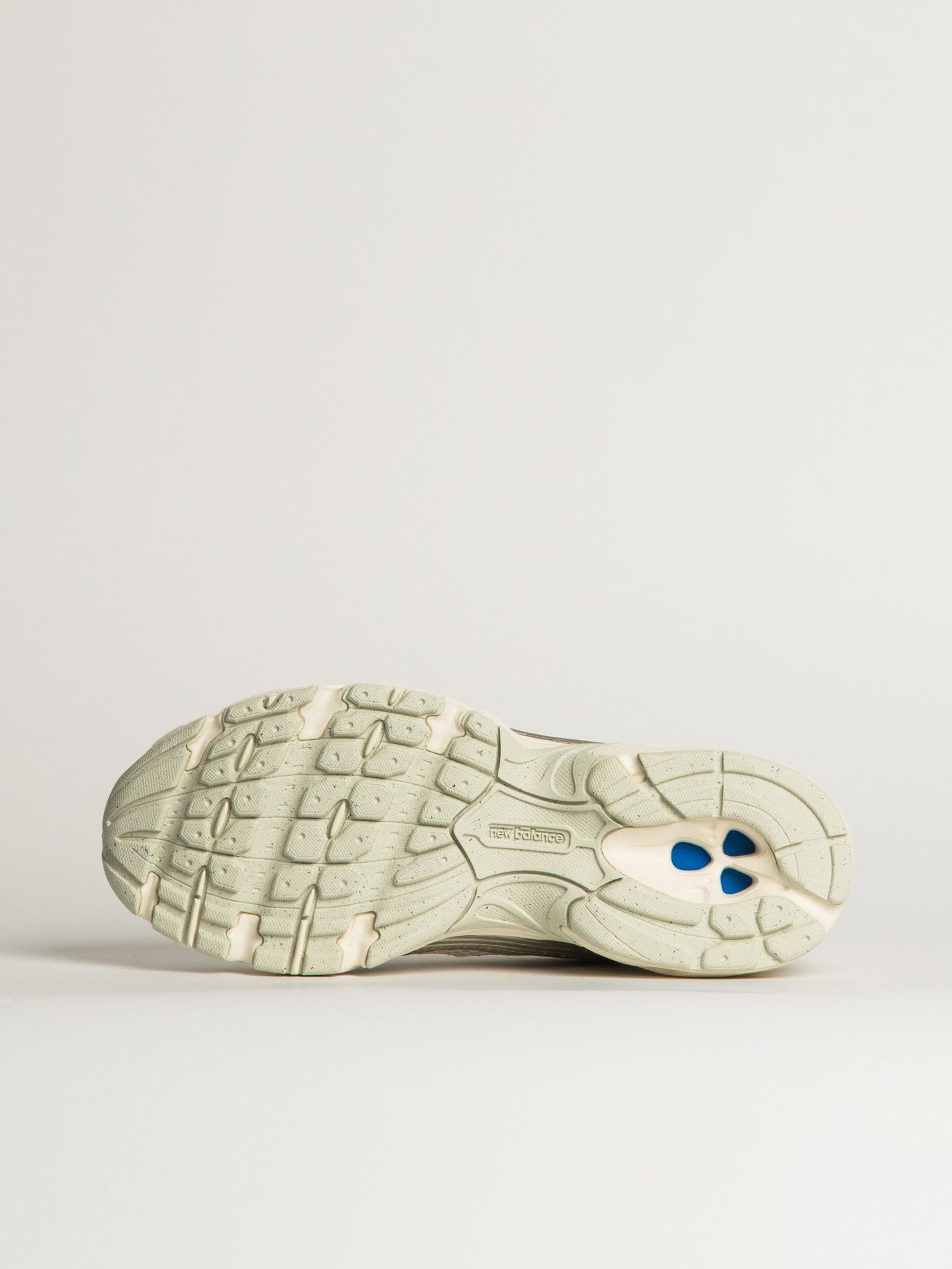 WOMENS NEW BALANCE THE 530 SNEAKER - GOLD - Image 6