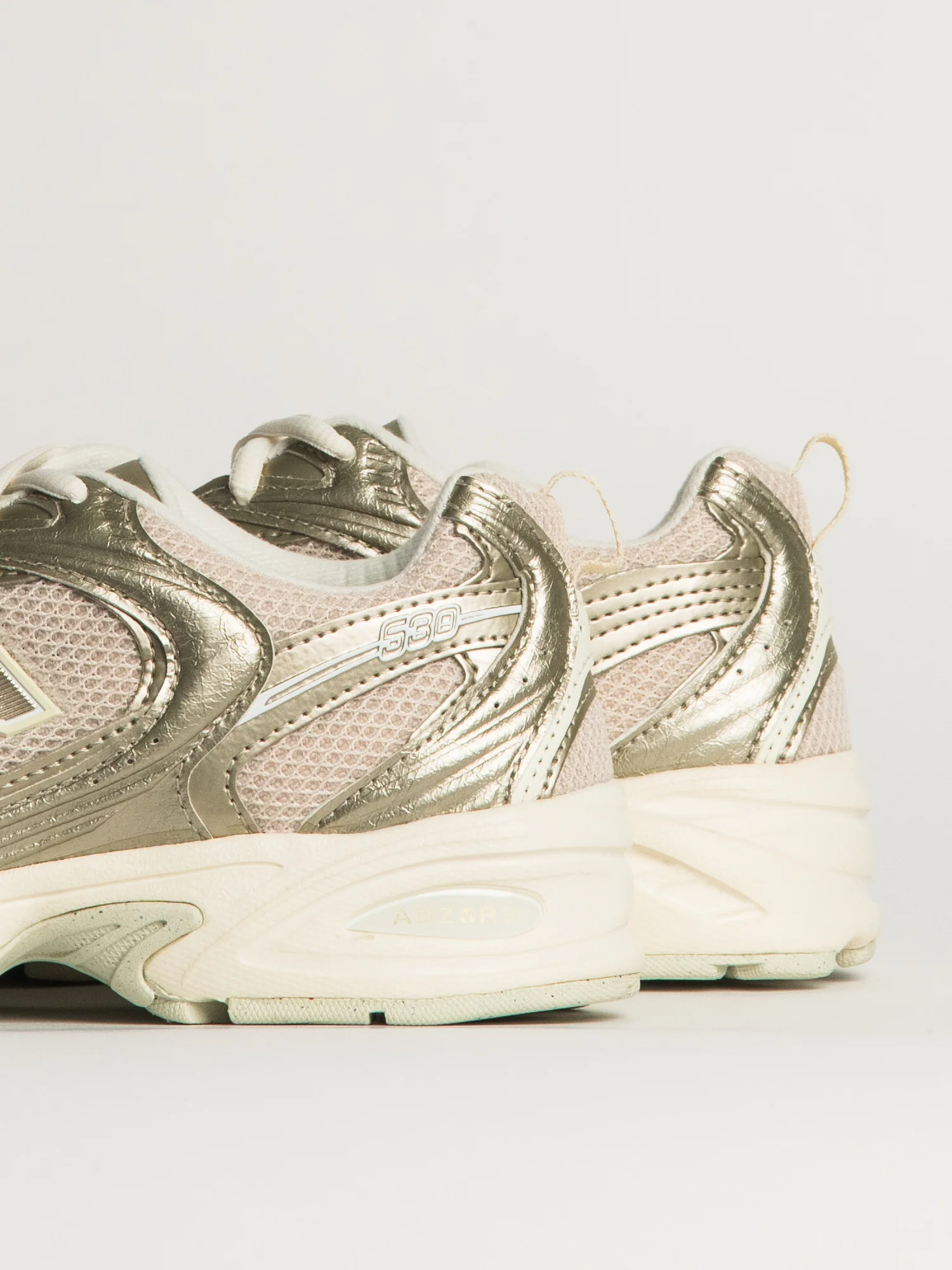 WOMENS NEW BALANCE THE 530 SNEAKER - GOLD - Image 7