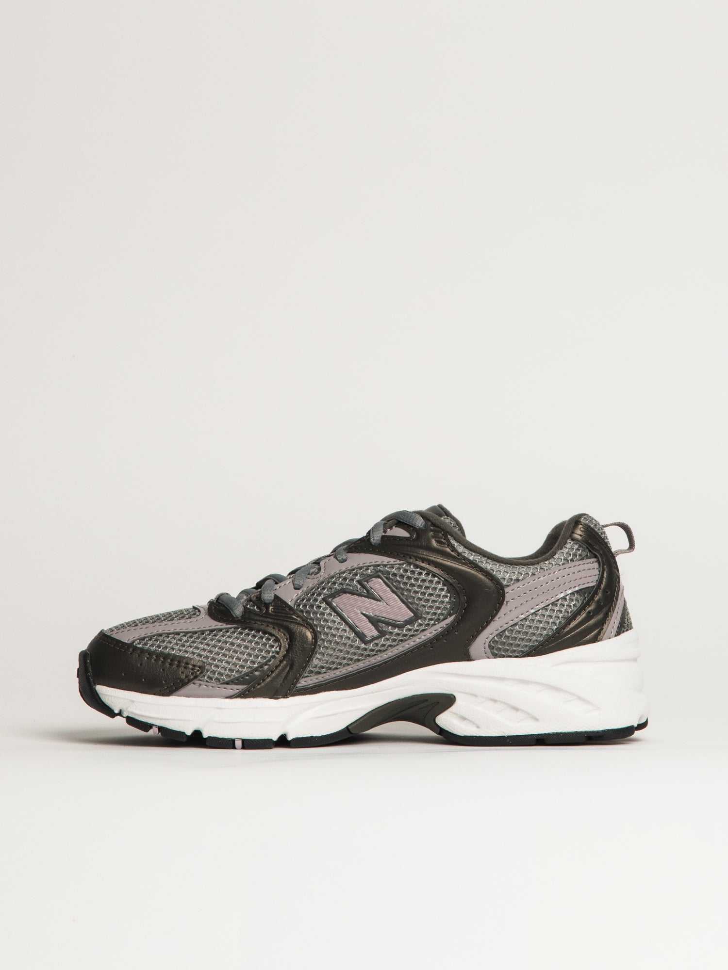 WOMENS NEW BALANCE THE 530 SNEAKER - METALLIC BLACK - Image 3