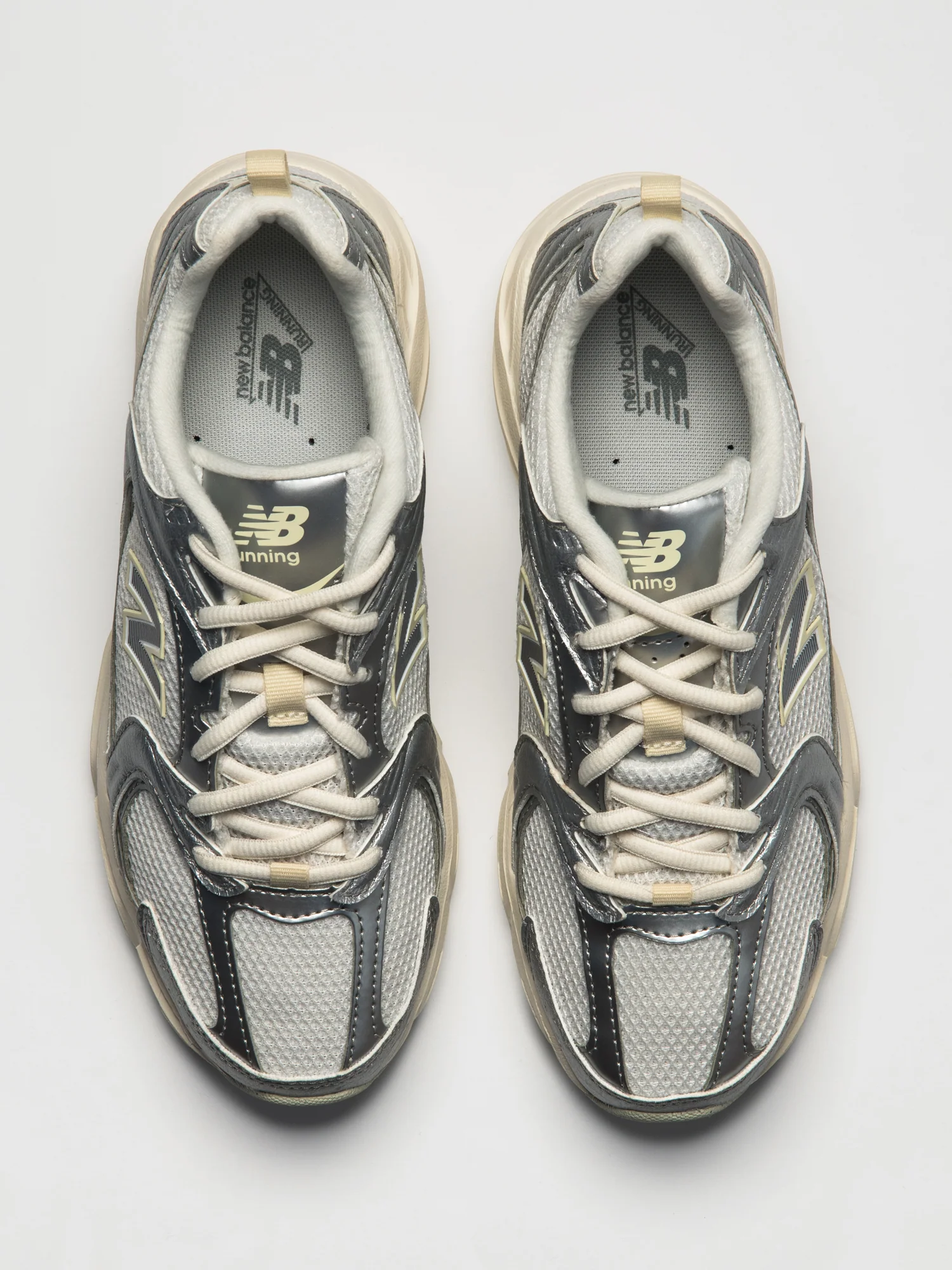 WOMENS NEW BALANCE THE 530 SNEAKER - SILVER - Image 4