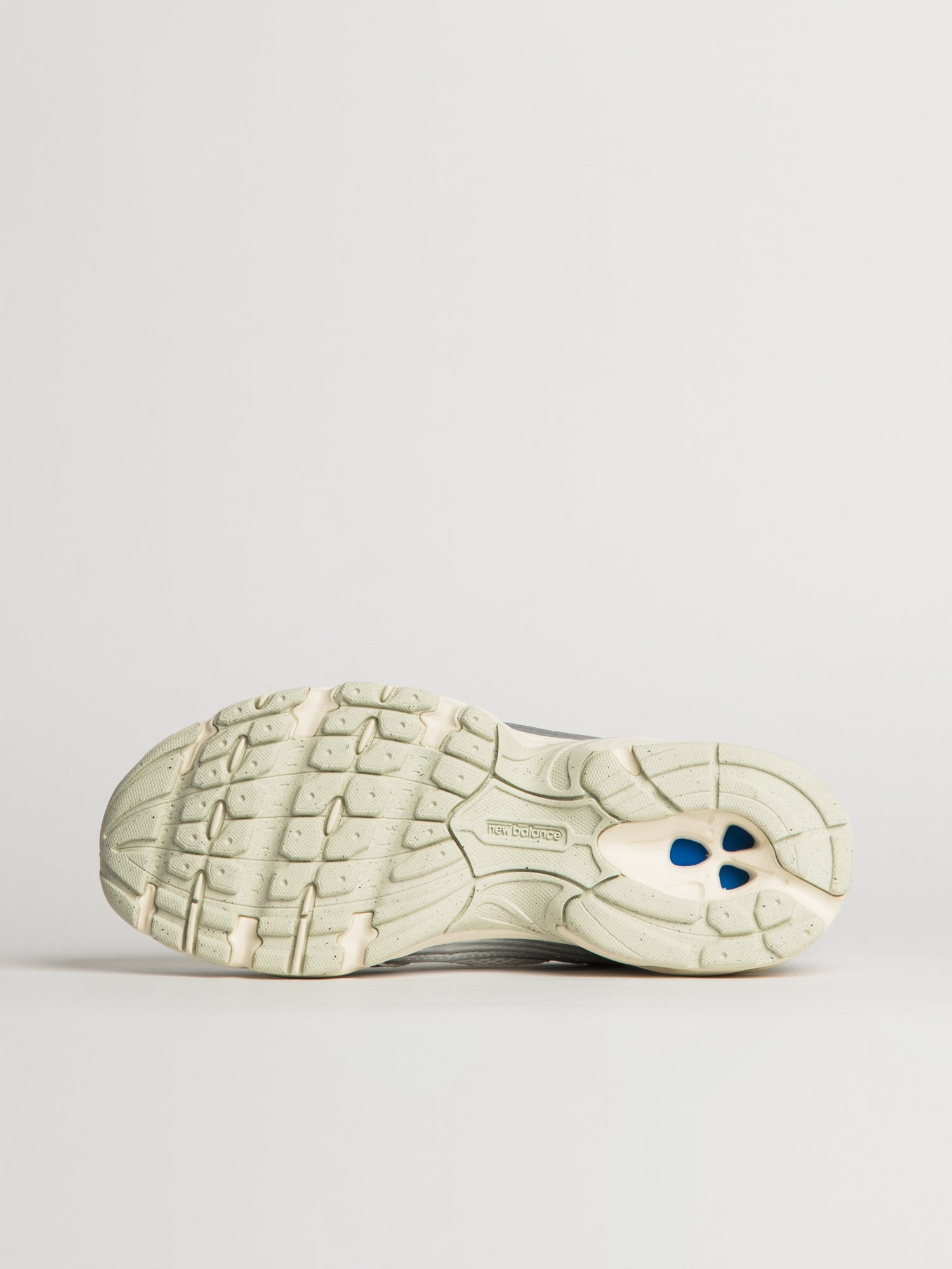 WOMENS NEW BALANCE THE 530 SNEAKER - SILVER - Image 6
