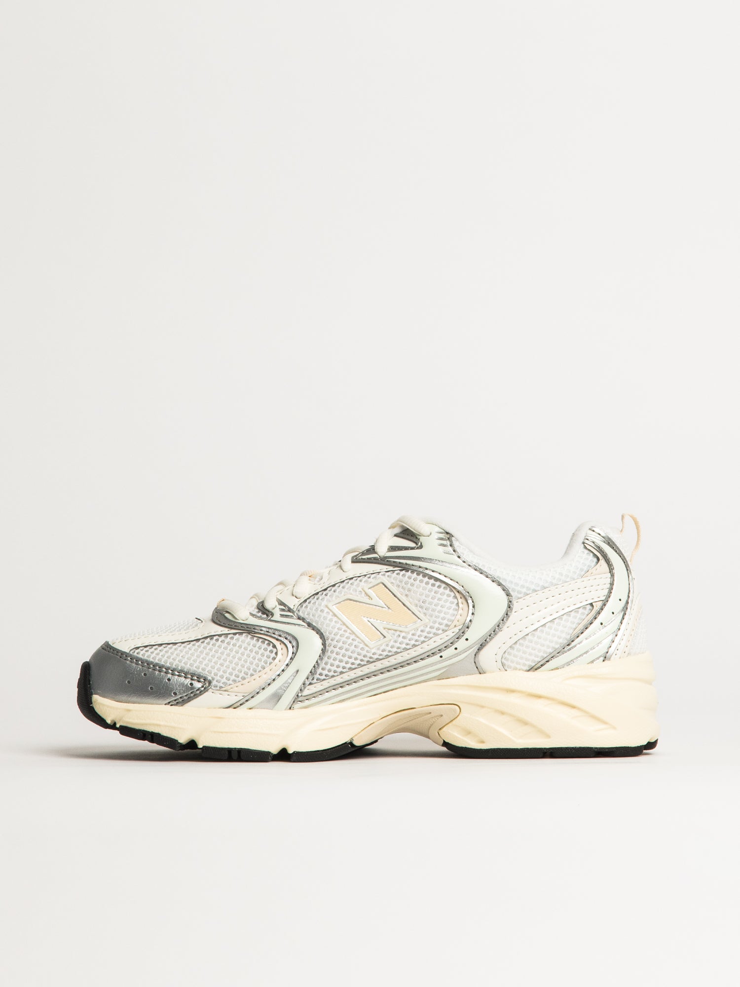 WOMENS NEW BALANCE THE 530 SNEAKER - SILVER METALLIC LINEN - Image 3