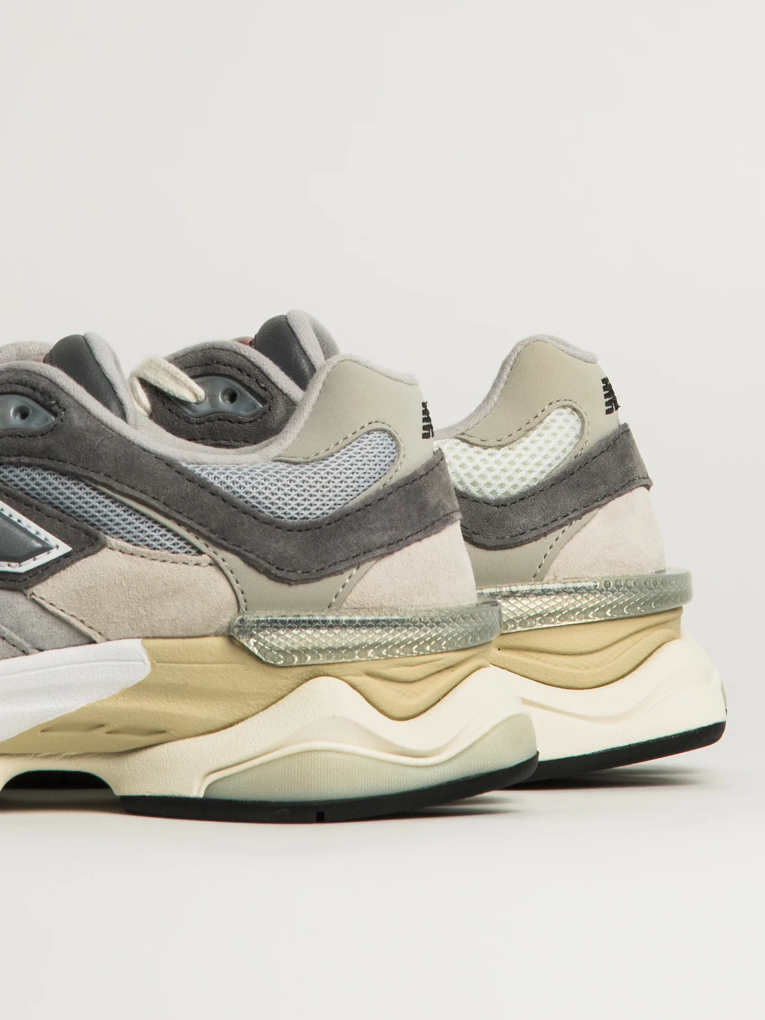 WOMENS NEW BALANCE THE 9060 SNEAKER - GREY - Image 7