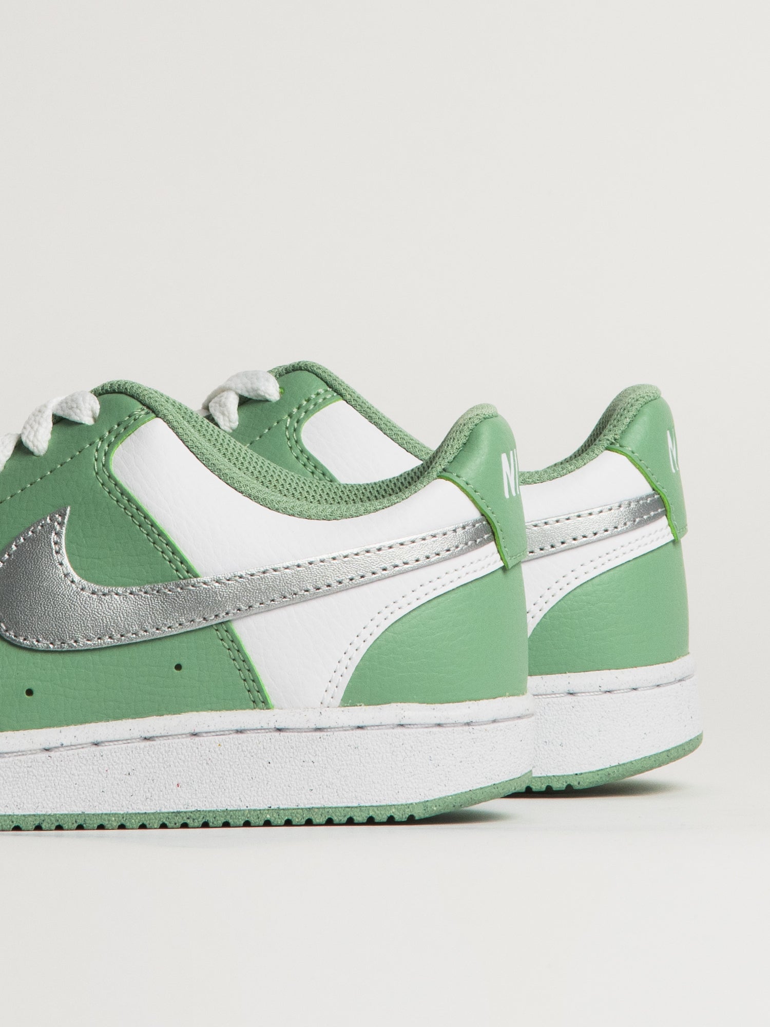 WOMENS NIKE COURT VISION LOW NEXT NATURE SNEAKER - WHITE/GREEN - Image 7
