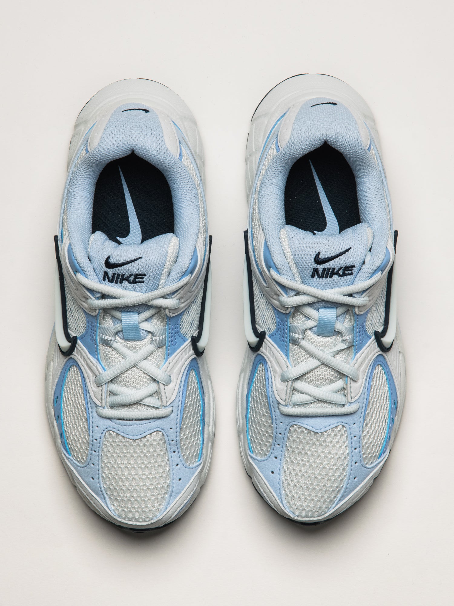 WOMENS NIKE V5 RNR SNEAKER - OFF WHITE/BLUE - Image 4