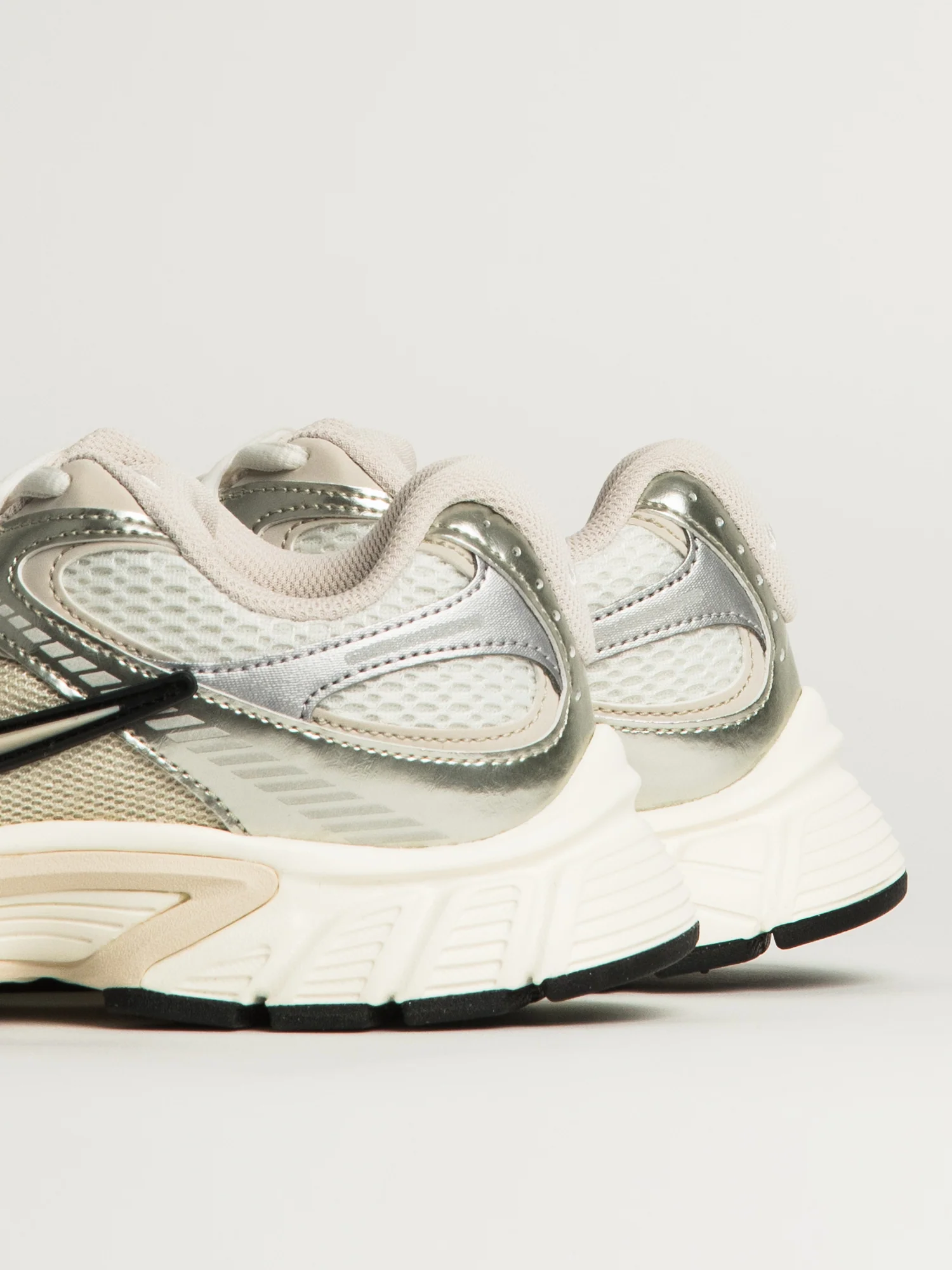WOMENS NIKE V5 RNR SNEAKER - SUMMIT WHITE - Image 7