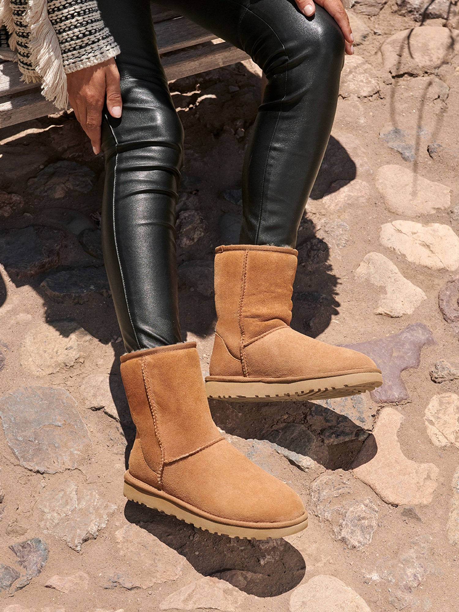WOMENS UGG CLASSIC SHORT II BOOTS - CHESTNUT - Image 3
