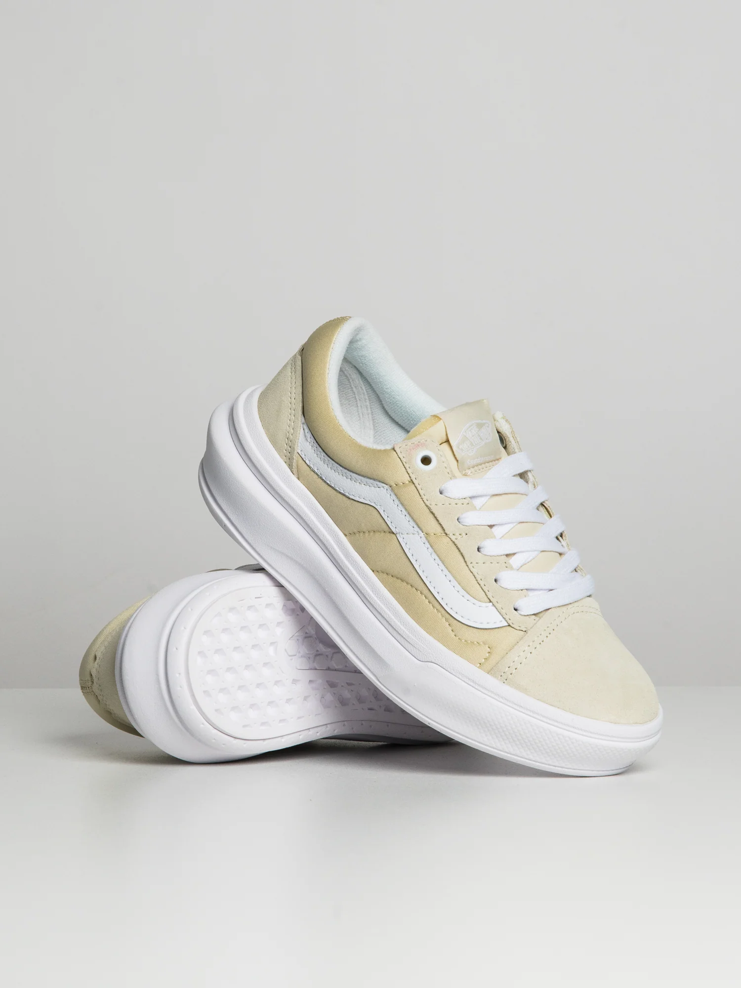 WOMENS VANS COMFYCUSH OLD SKOOL OVERT - CLEARANCE - Image 2